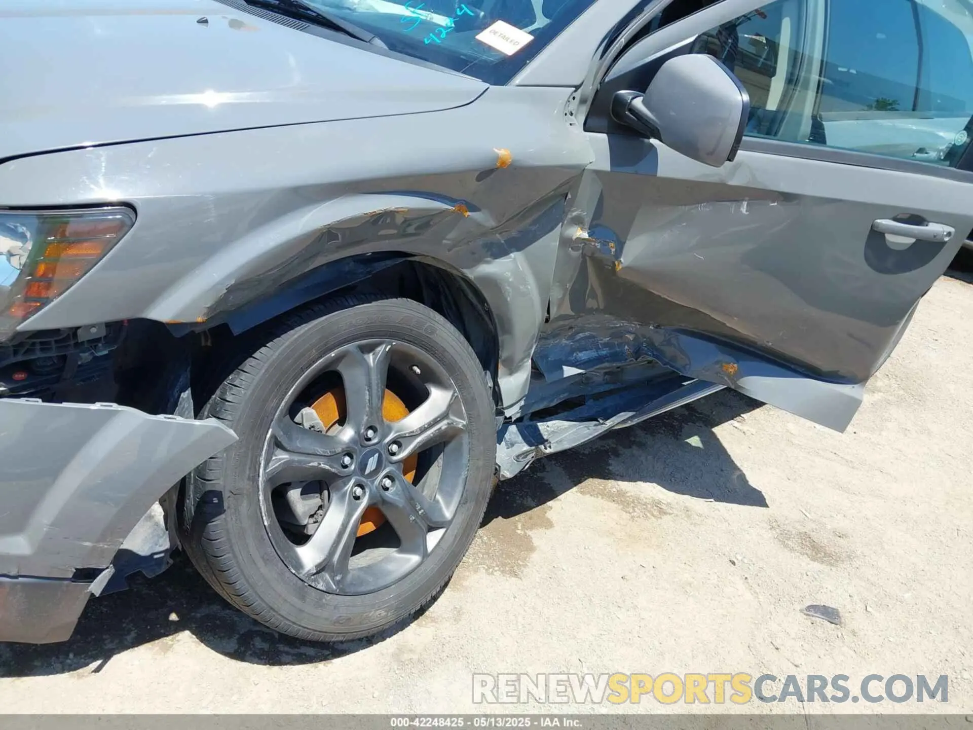 6 Photograph of a damaged car 3C4PDDGG0KT764935 DODGE JOURNEY 2019