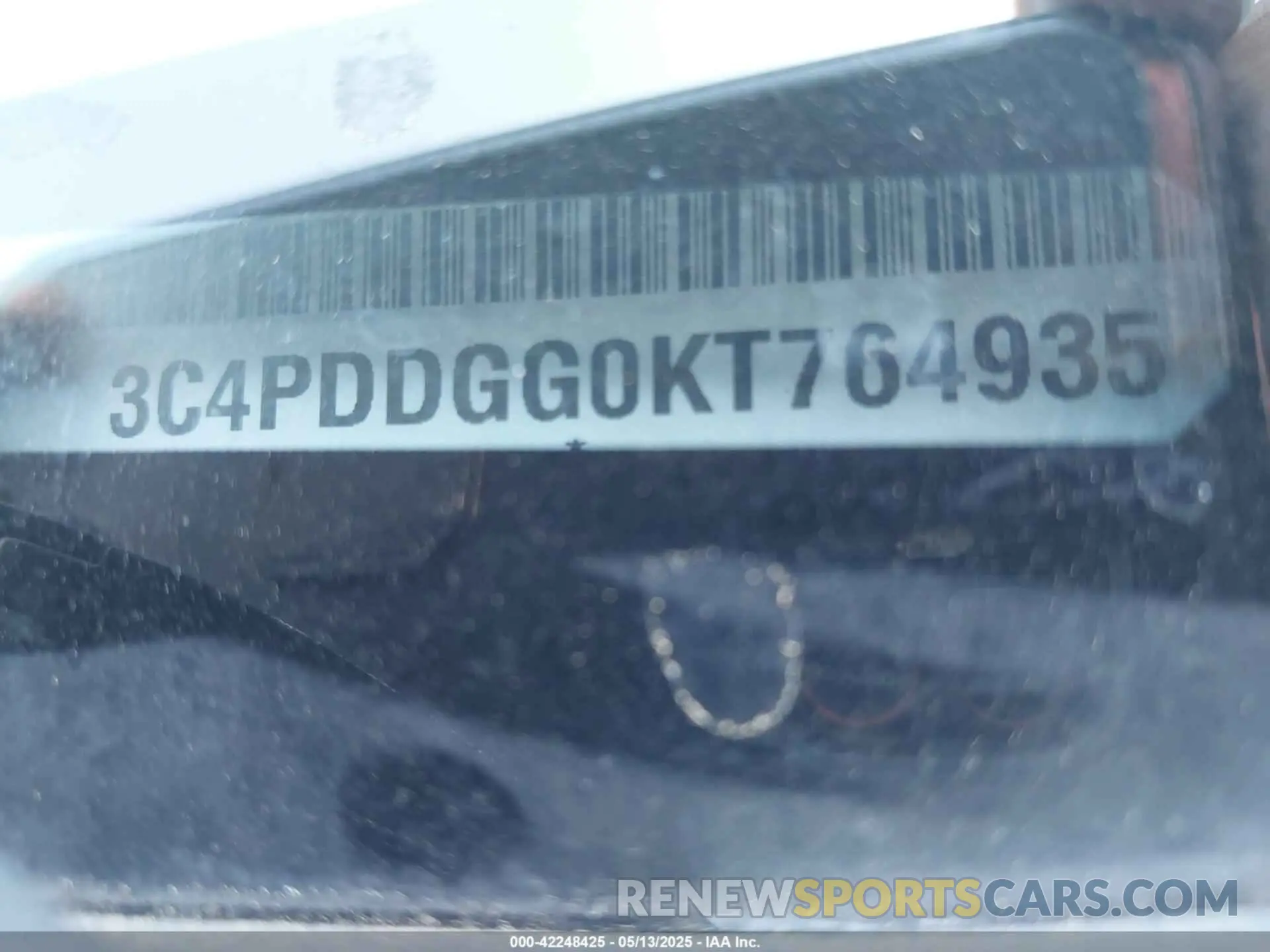 9 Photograph of a damaged car 3C4PDDGG0KT764935 DODGE JOURNEY 2019