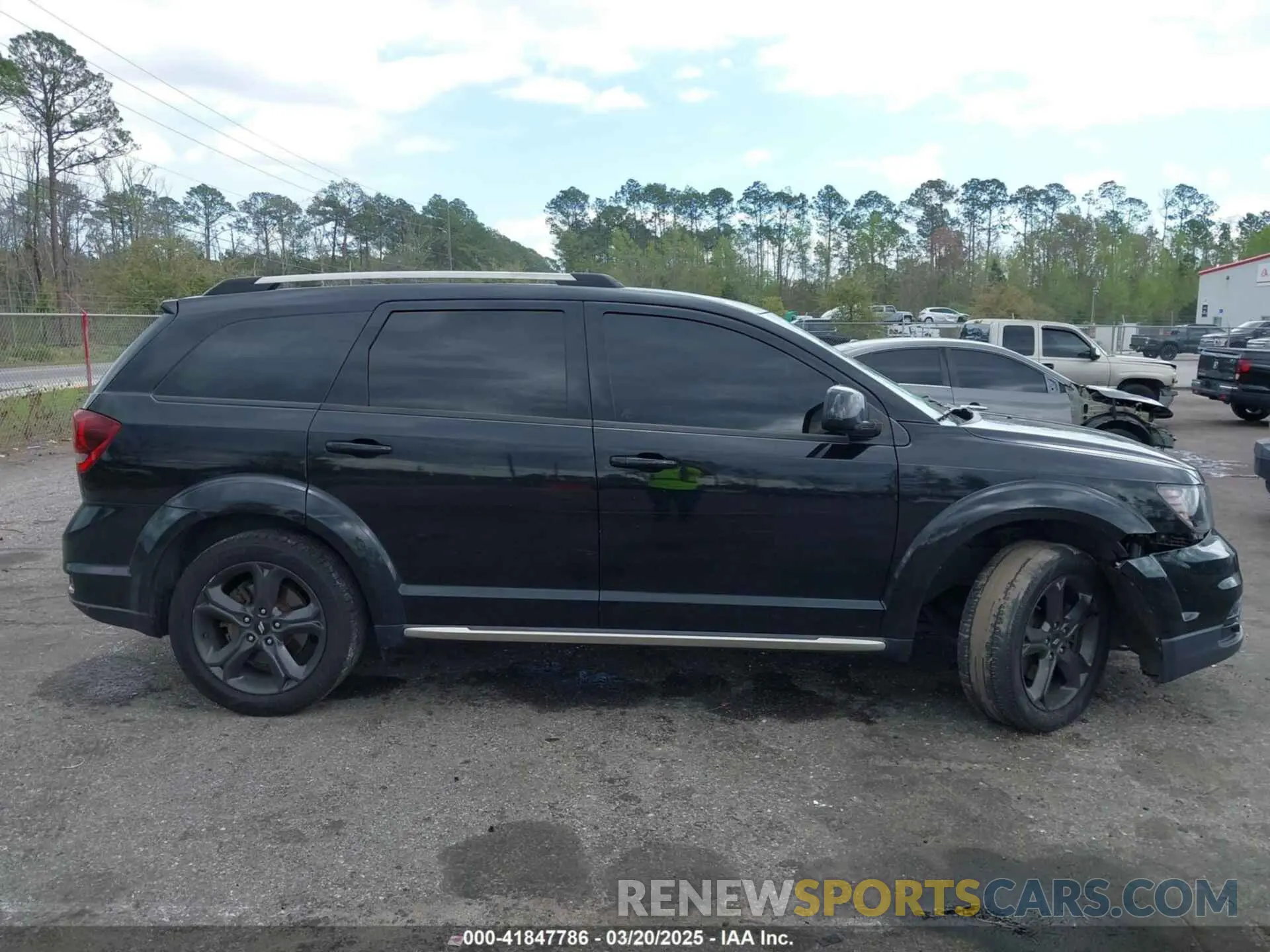 13 Photograph of a damaged car 3C4PDDGG0KT858510 DODGE JOURNEY 2019