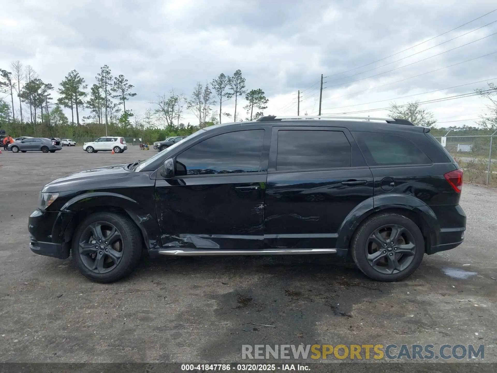 14 Photograph of a damaged car 3C4PDDGG0KT858510 DODGE JOURNEY 2019