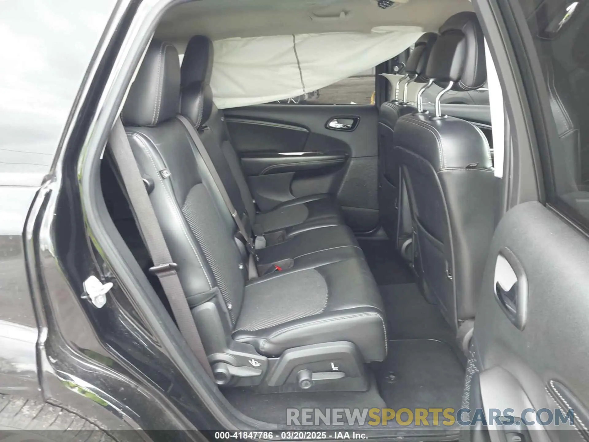 8 Photograph of a damaged car 3C4PDDGG0KT858510 DODGE JOURNEY 2019