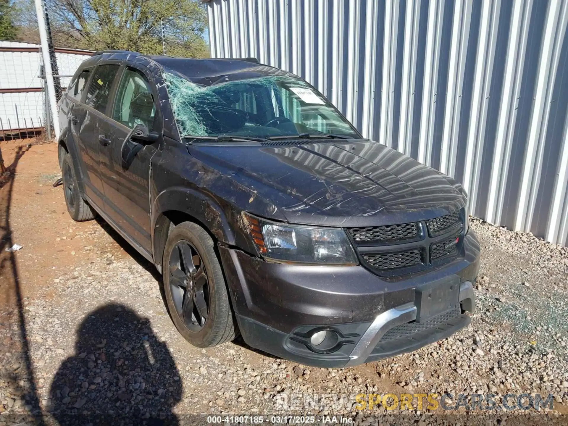 1 Photograph of a damaged car 3C4PDDGG1KT841067 DODGE JOURNEY 2019