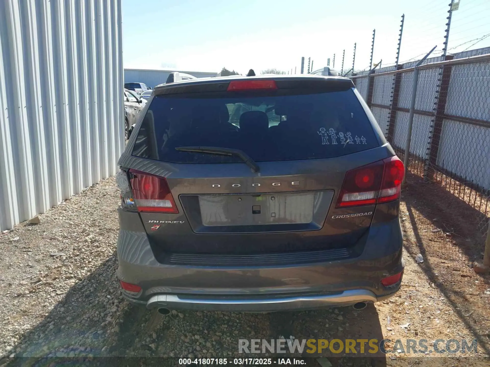 16 Photograph of a damaged car 3C4PDDGG1KT841067 DODGE JOURNEY 2019