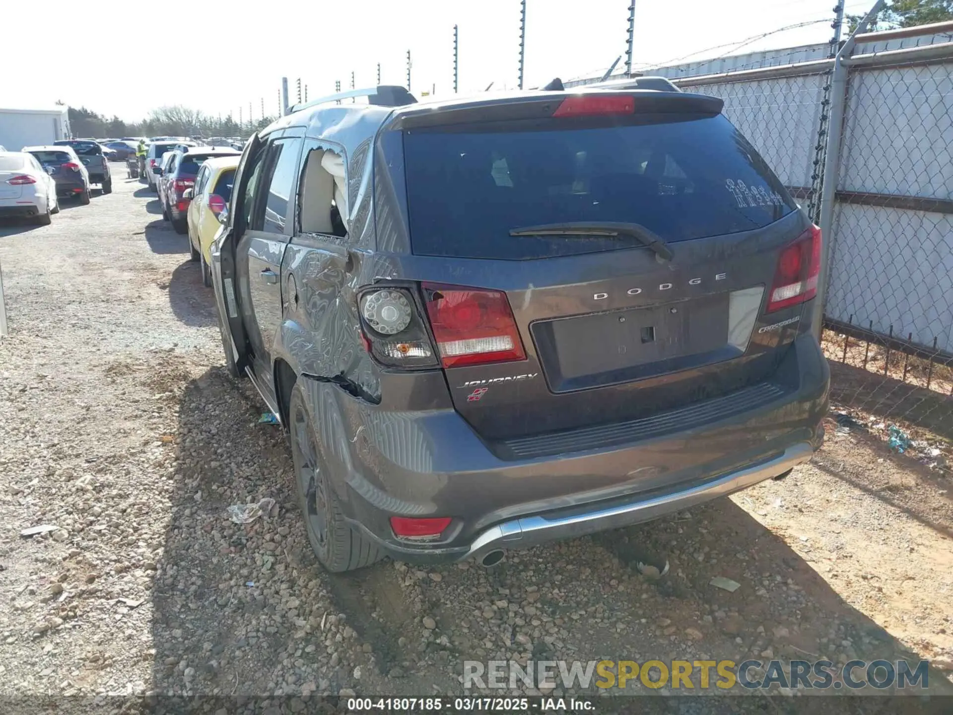 3 Photograph of a damaged car 3C4PDDGG1KT841067 DODGE JOURNEY 2019
