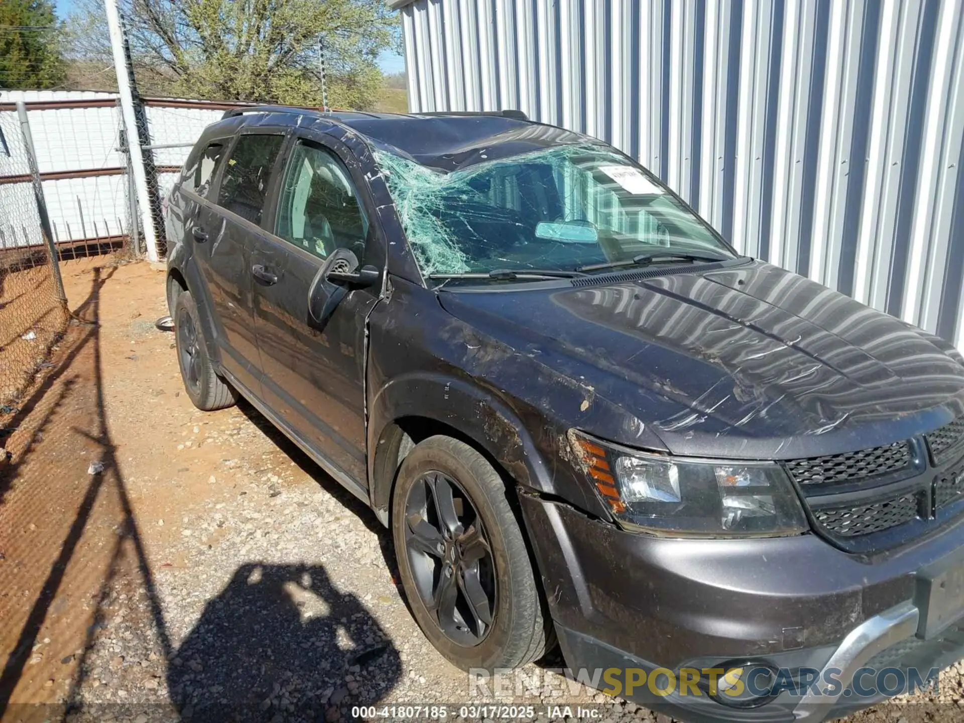 6 Photograph of a damaged car 3C4PDDGG1KT841067 DODGE JOURNEY 2019