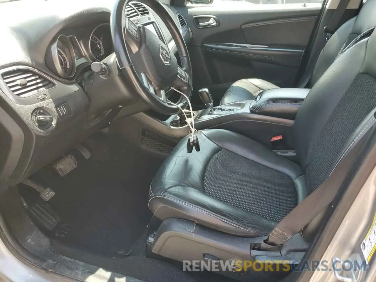 7 Photograph of a damaged car 3C4PDDGG3KT764928 DODGE JOURNEY 2019