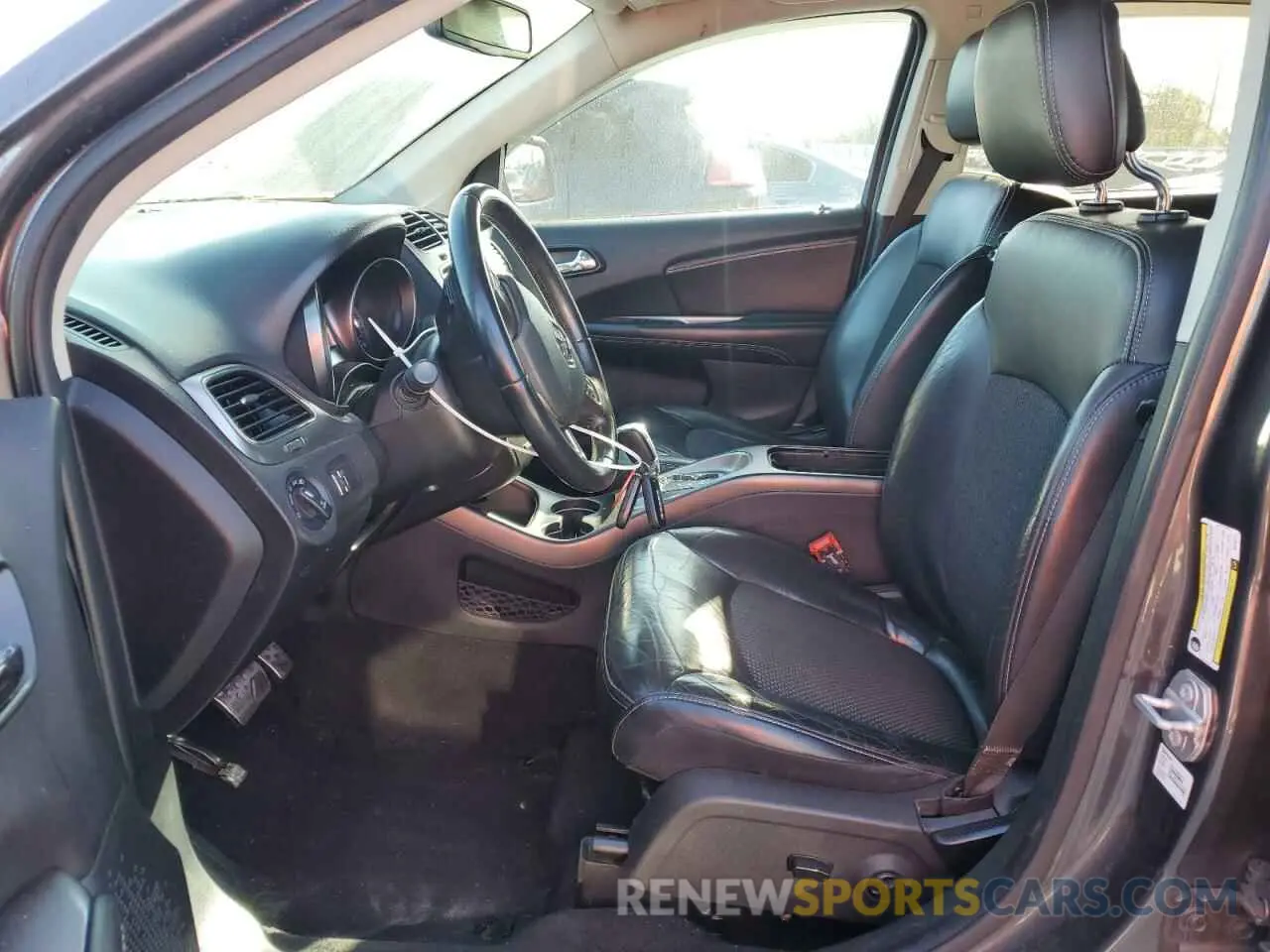 7 Photograph of a damaged car 3C4PDDGG3KT765111 DODGE JOURNEY 2019