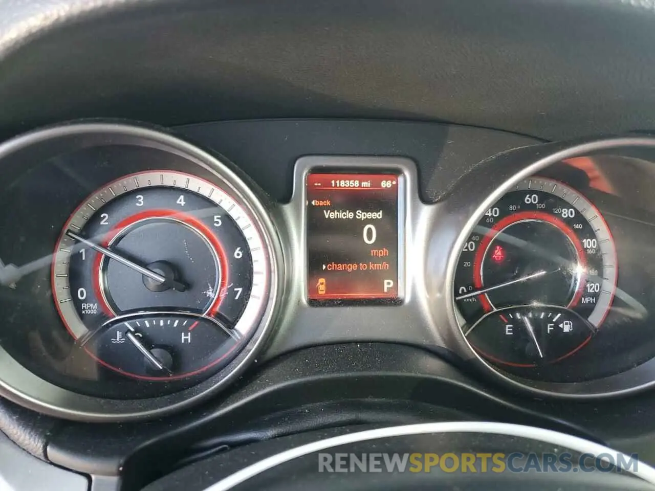 9 Photograph of a damaged car 3C4PDDGG3KT765111 DODGE JOURNEY 2019