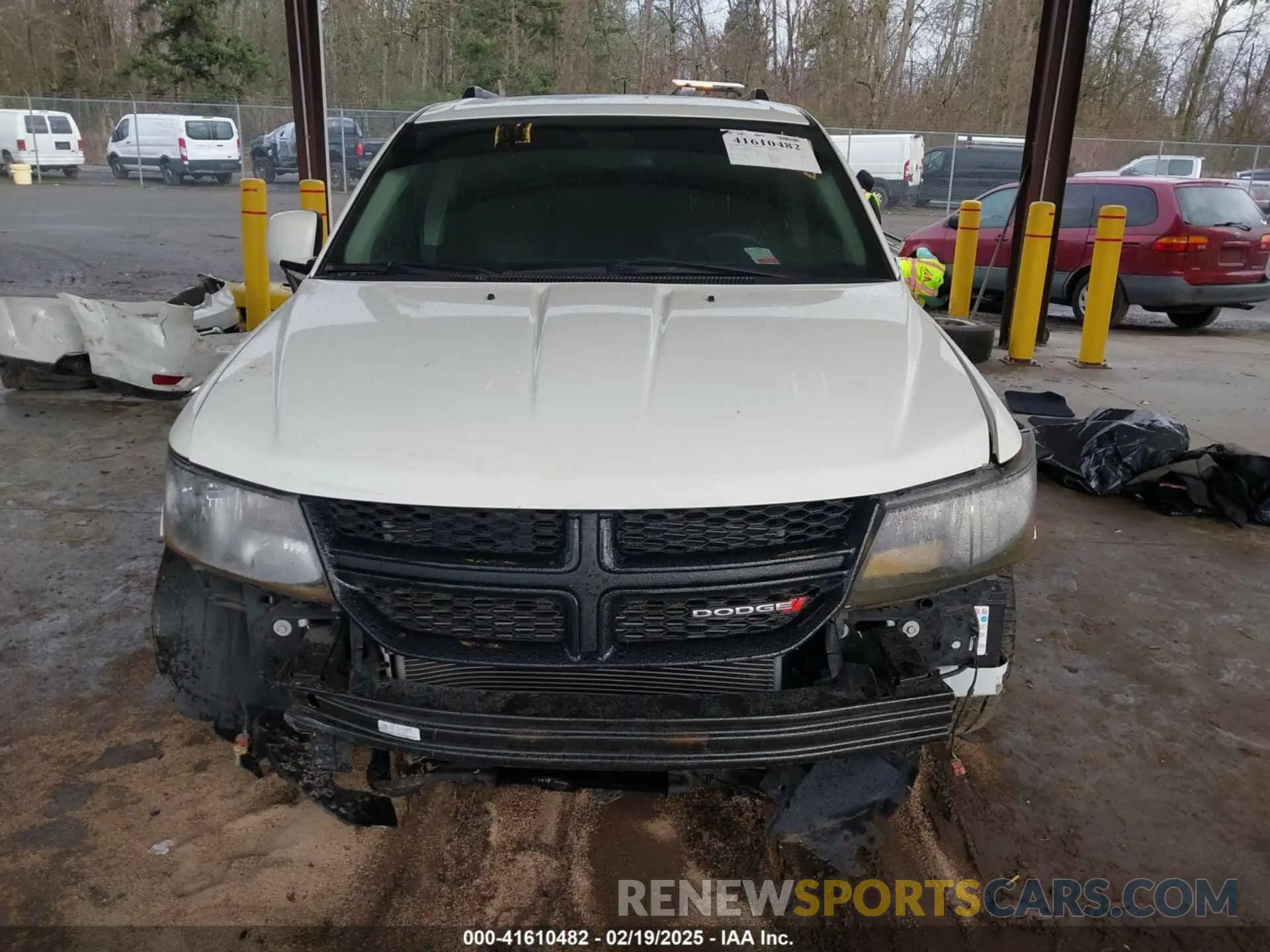 13 Photograph of a damaged car 3C4PDDGG3KT846366 DODGE JOURNEY 2019