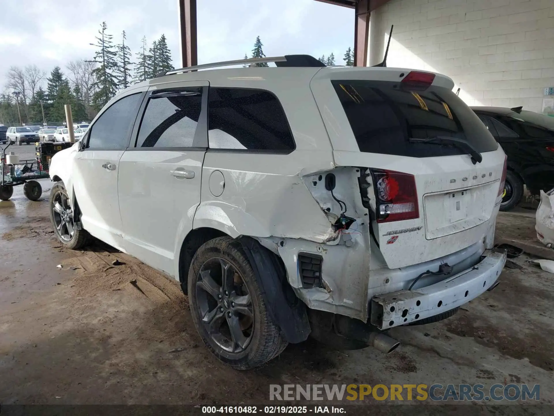 3 Photograph of a damaged car 3C4PDDGG3KT846366 DODGE JOURNEY 2019