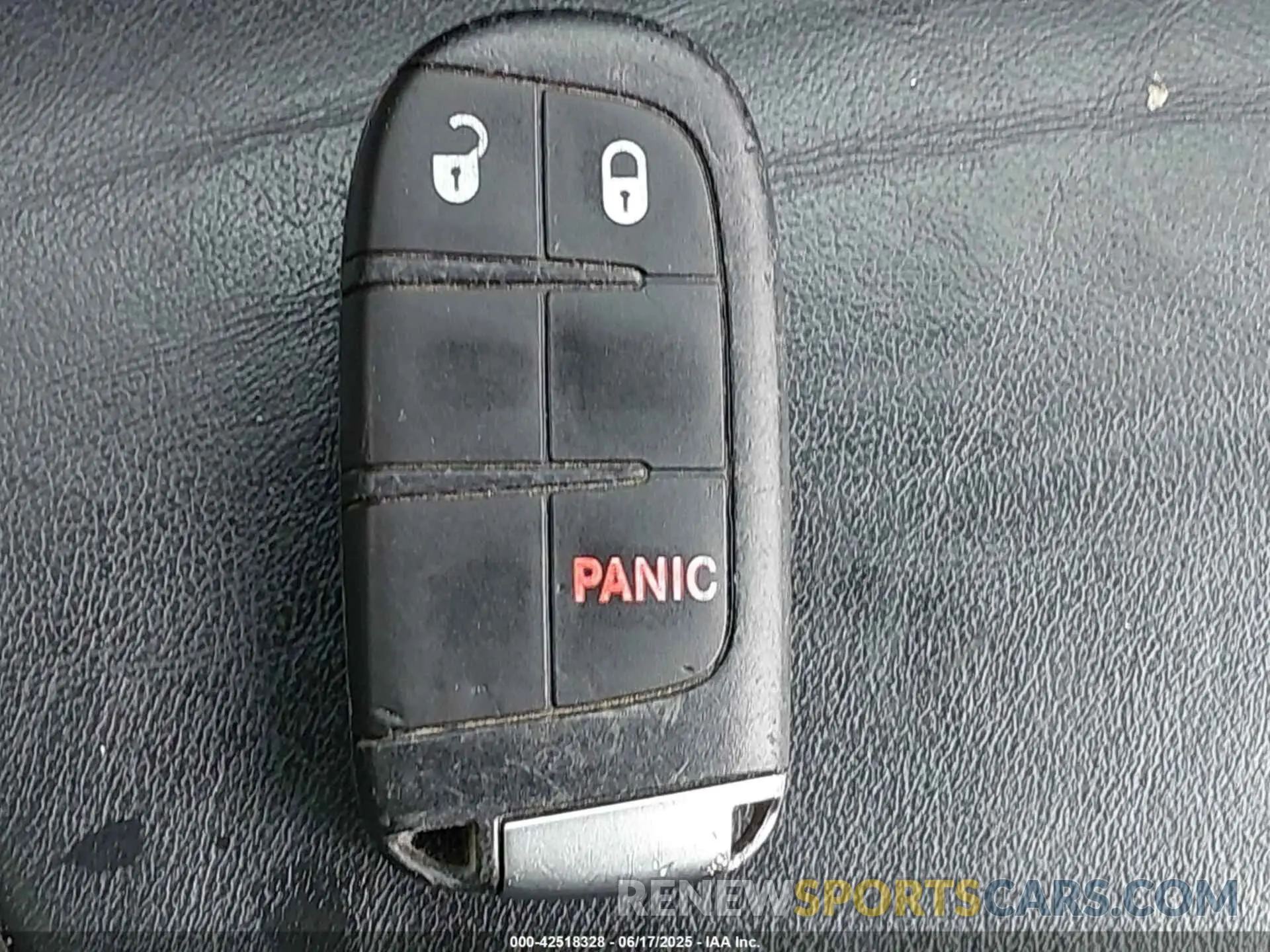 11 Photograph of a damaged car 3C4PDDGG5KT759343 DODGE JOURNEY 2019