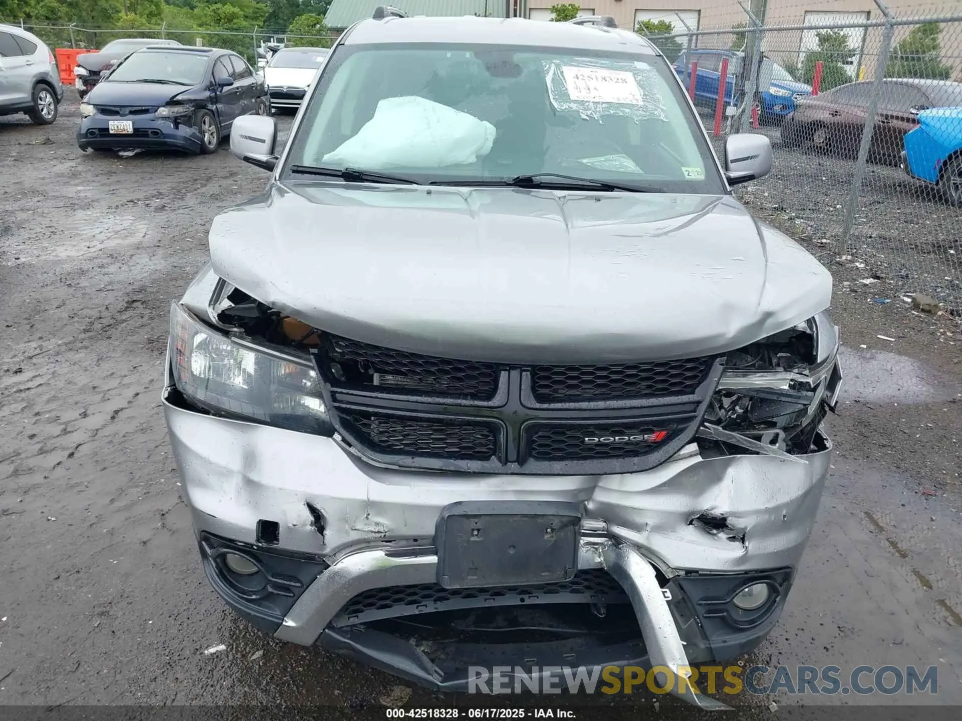 6 Photograph of a damaged car 3C4PDDGG5KT759343 DODGE JOURNEY 2019