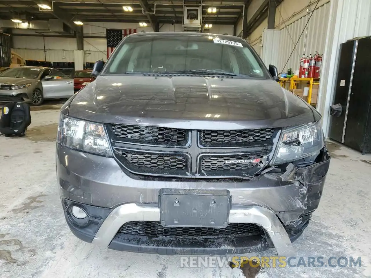 5 Photograph of a damaged car 3C4PDDGG5KT764977 DODGE JOURNEY 2019
