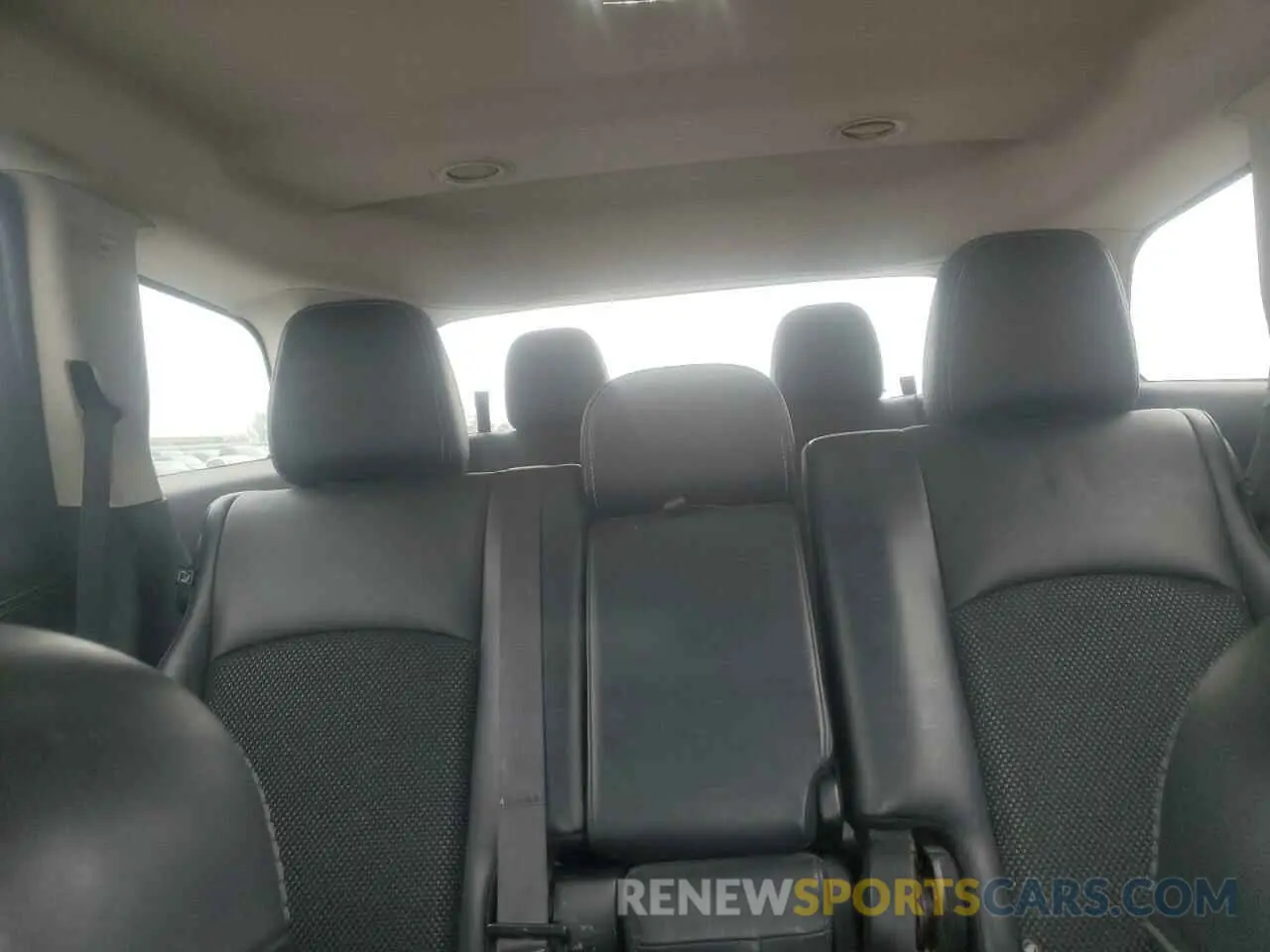10 Photograph of a damaged car 3C4PDDGG6KT738999 DODGE JOURNEY 2019