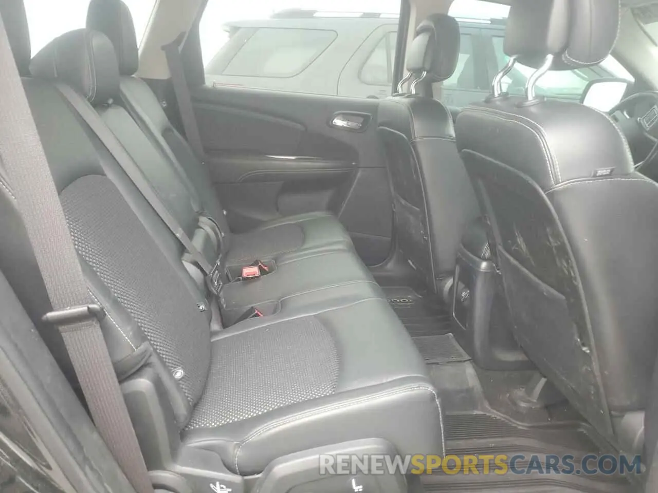 11 Photograph of a damaged car 3C4PDDGG6KT738999 DODGE JOURNEY 2019