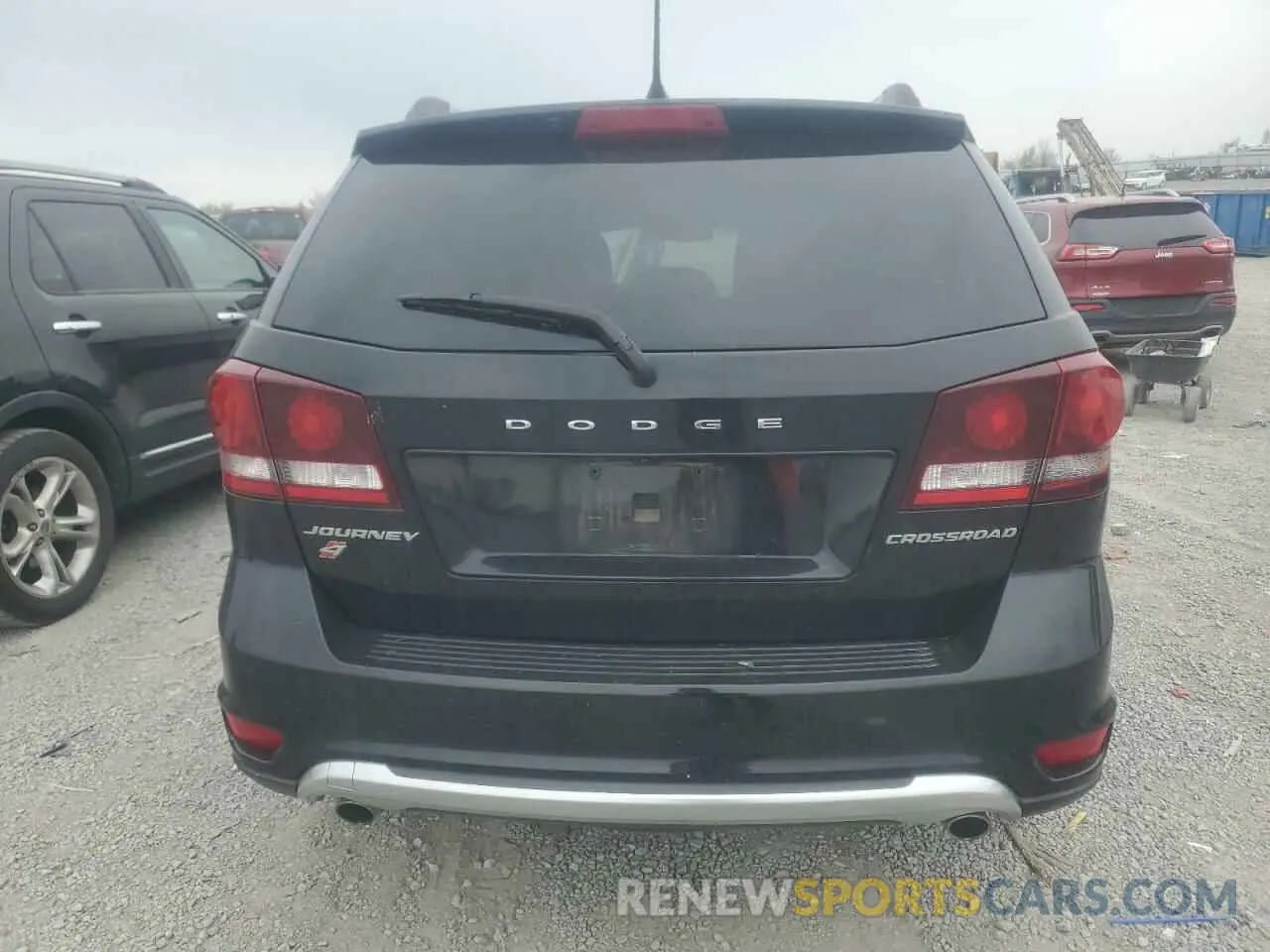 6 Photograph of a damaged car 3C4PDDGG6KT738999 DODGE JOURNEY 2019