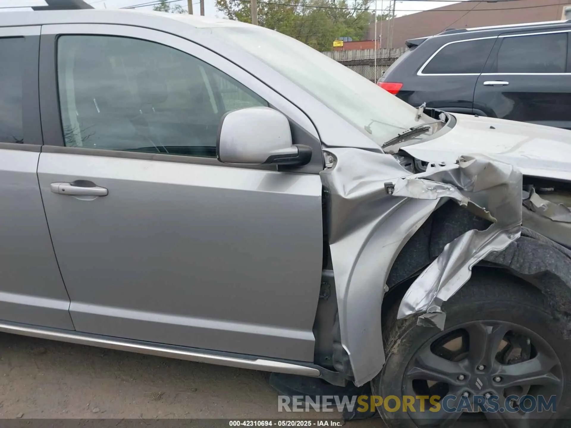 13 Photograph of a damaged car 3C4PDDGG6KT739022 DODGE JOURNEY 2019