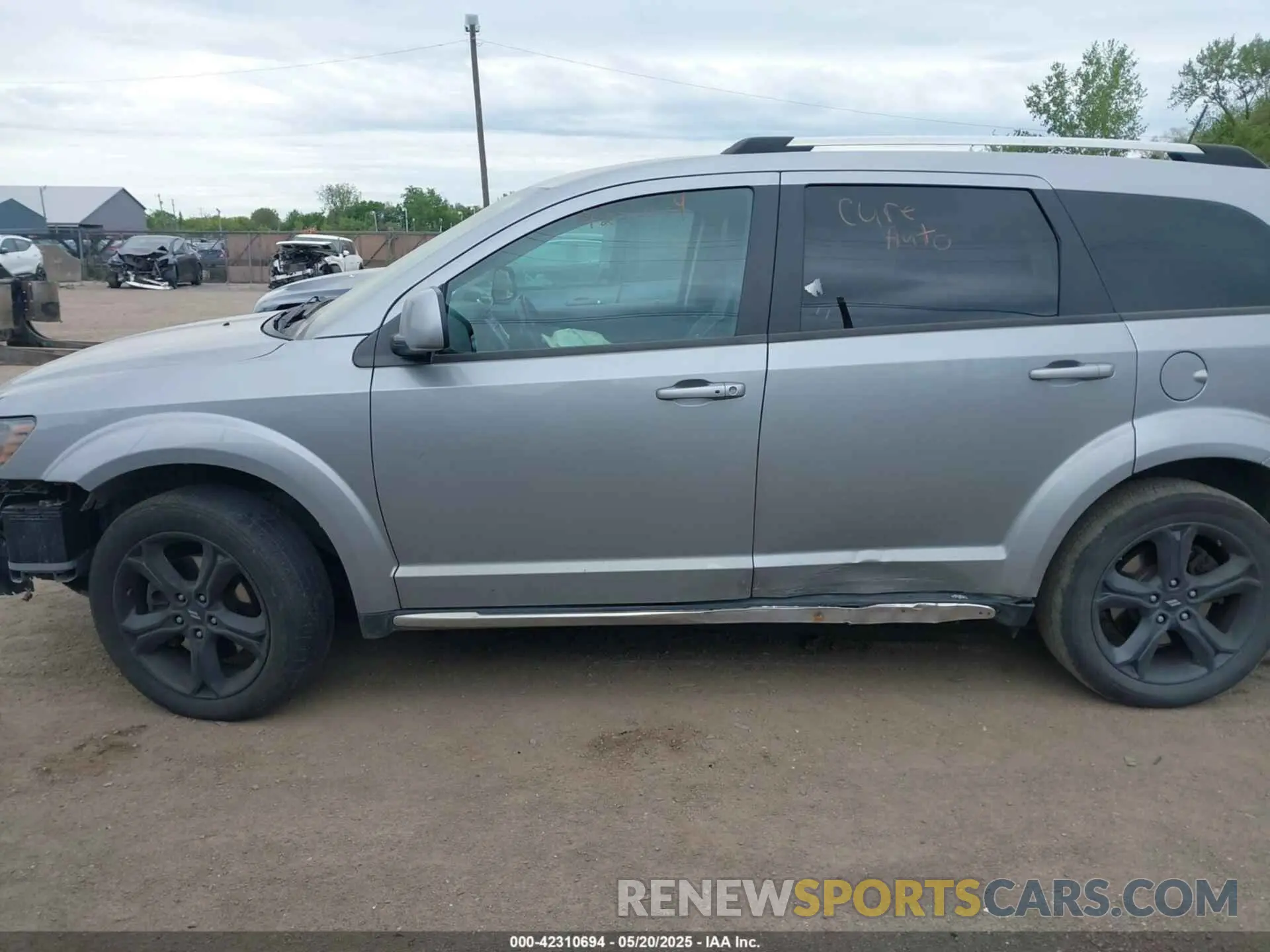 14 Photograph of a damaged car 3C4PDDGG6KT739022 DODGE JOURNEY 2019