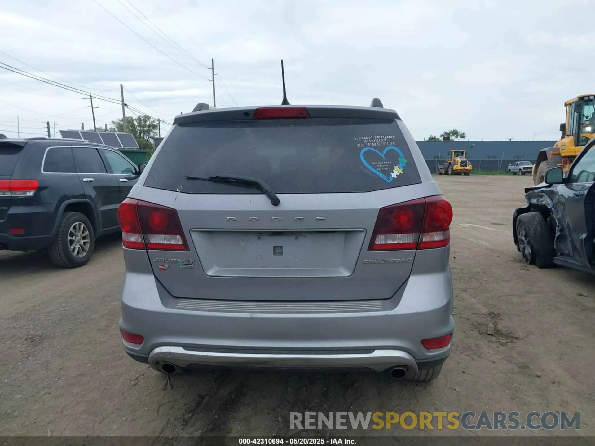 16 Photograph of a damaged car 3C4PDDGG6KT739022 DODGE JOURNEY 2019