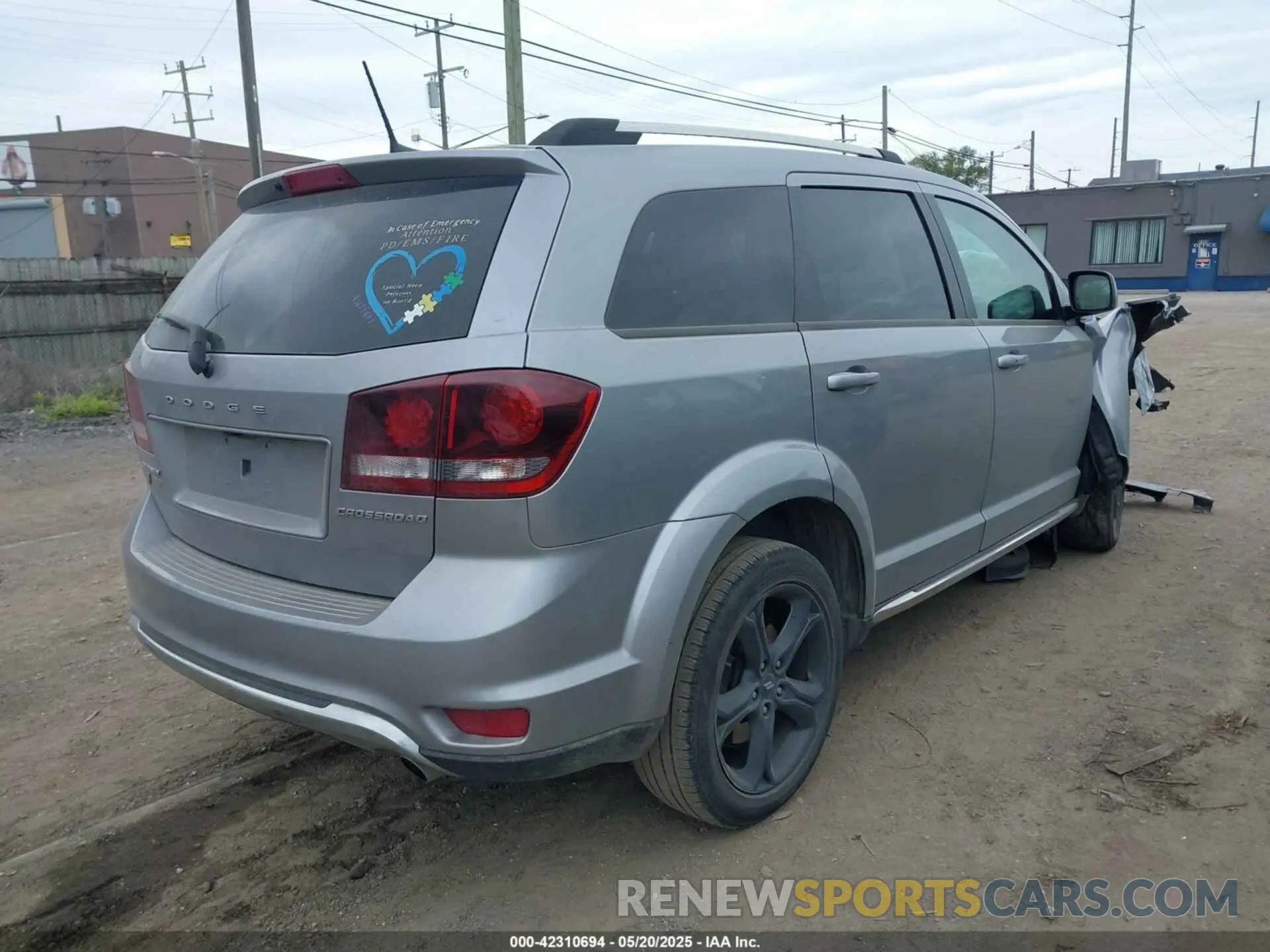 4 Photograph of a damaged car 3C4PDDGG6KT739022 DODGE JOURNEY 2019