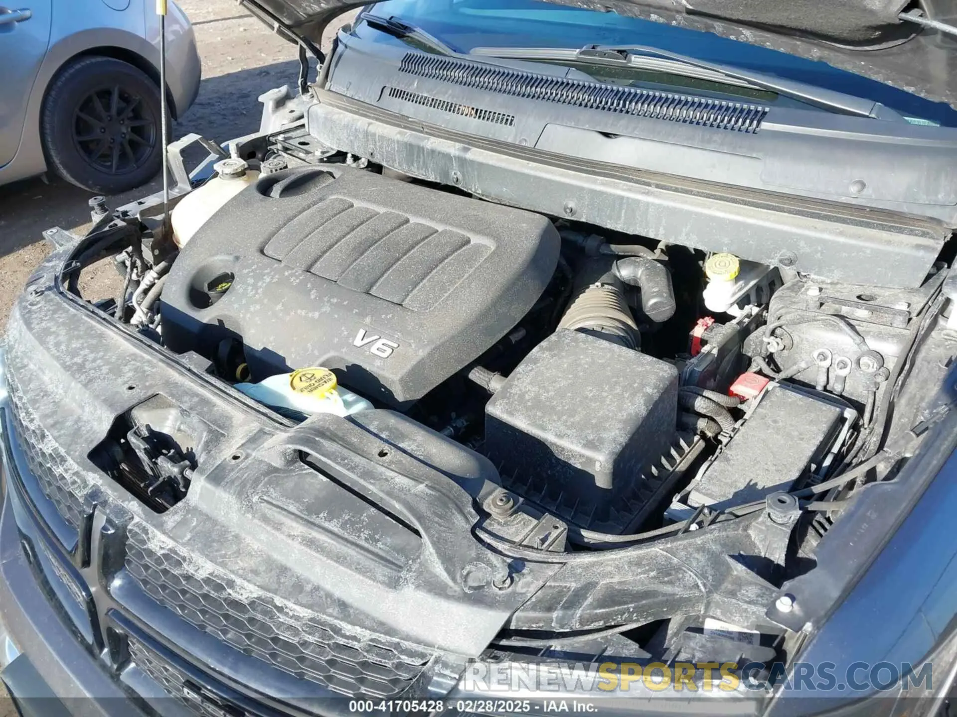 10 Photograph of a damaged car 3C4PDDGG6KT860665 DODGE JOURNEY 2019