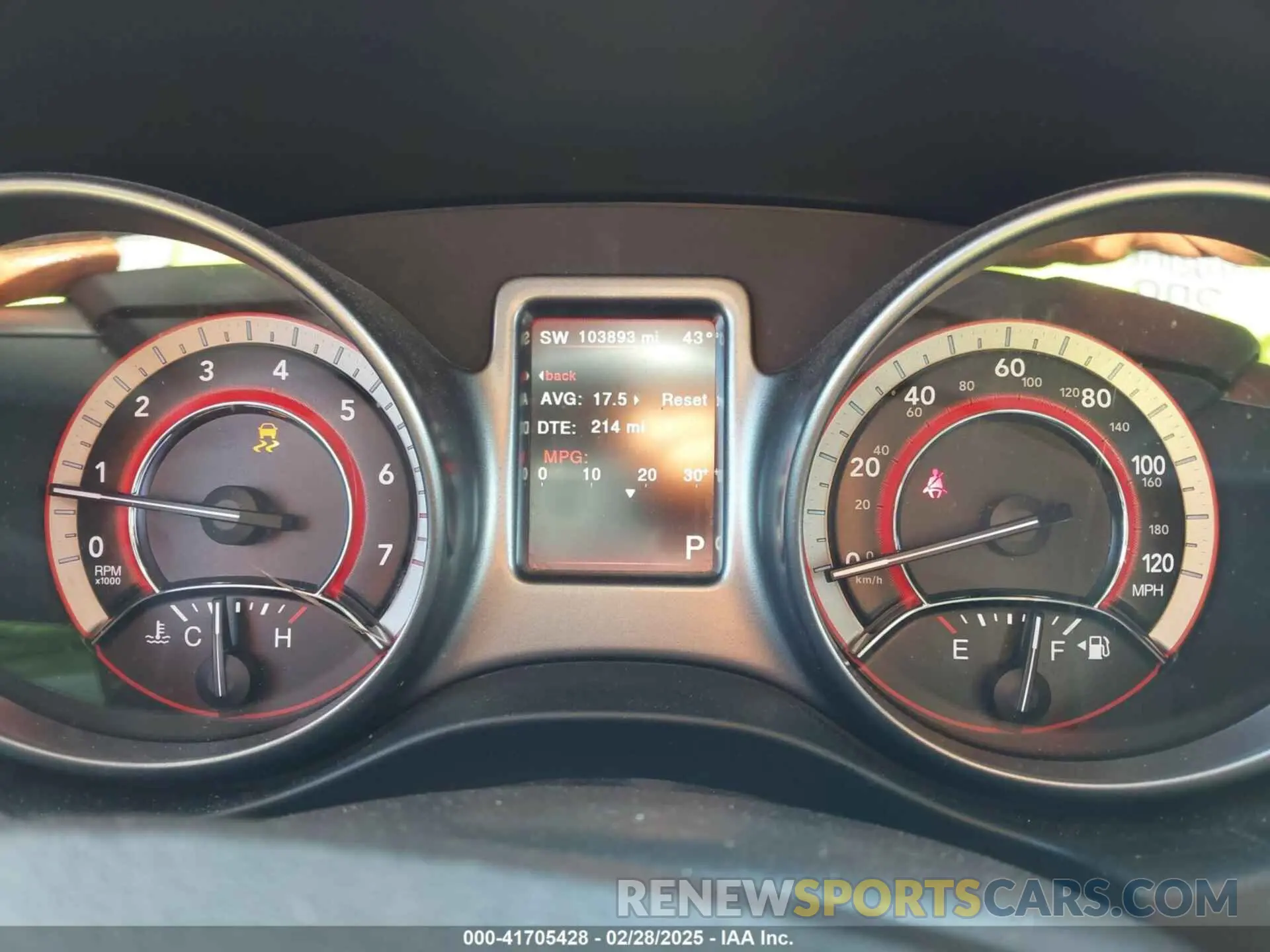 7 Photograph of a damaged car 3C4PDDGG6KT860665 DODGE JOURNEY 2019
