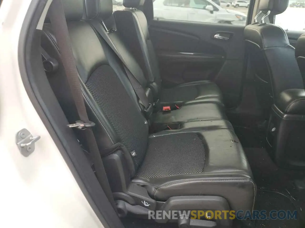 10 Photograph of a damaged car 3C4PDDGG9KT841494 DODGE JOURNEY 2019