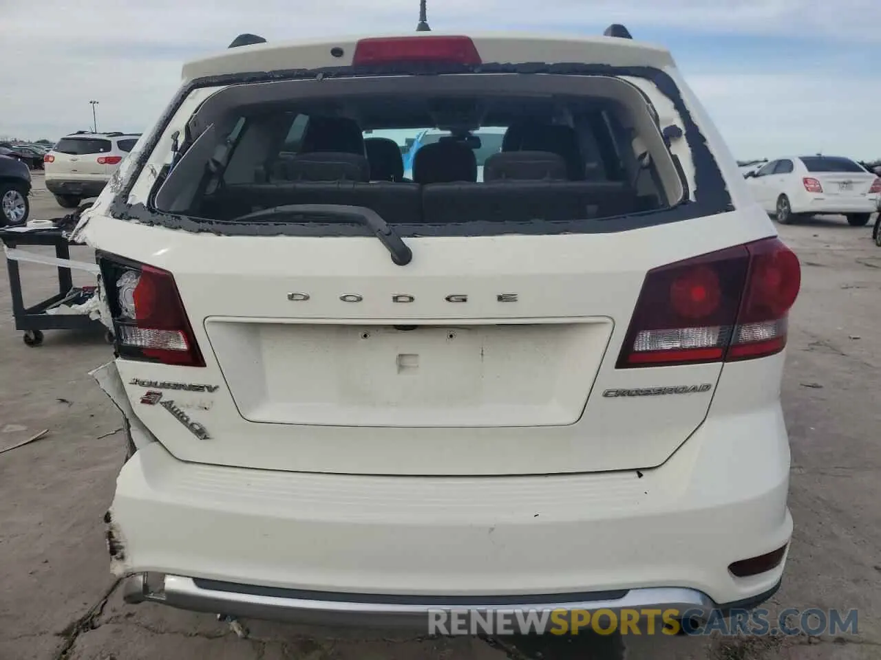 6 Photograph of a damaged car 3C4PDDGG9KT841494 DODGE JOURNEY 2019