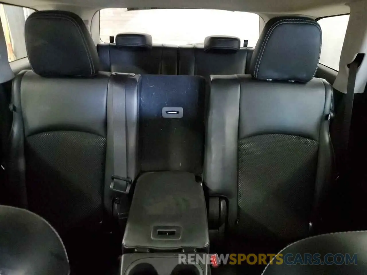 10 Photograph of a damaged car 3C4PDDGGXKT688091 DODGE JOURNEY 2019