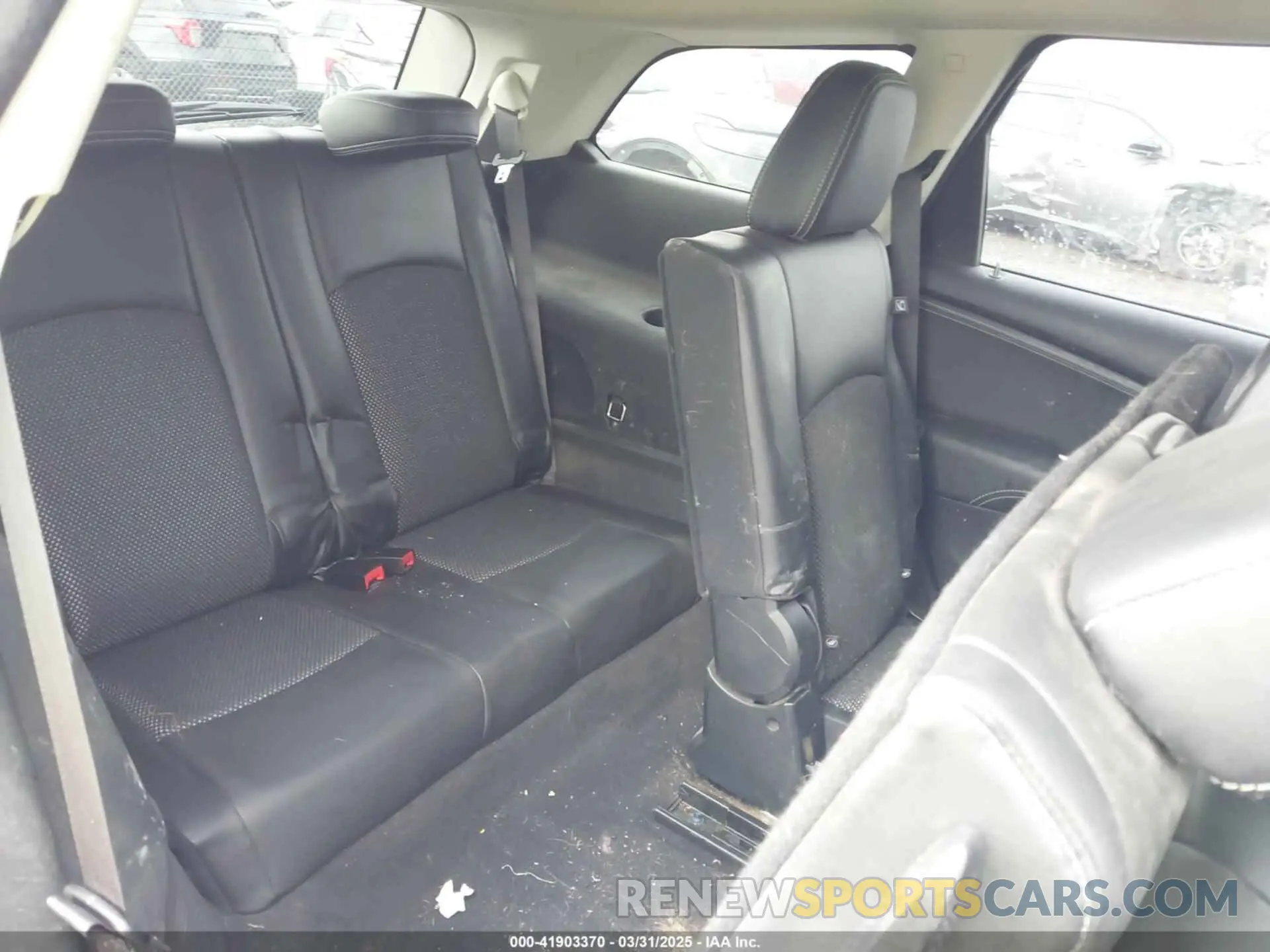 8 Photograph of a damaged car 3C4PDDGGXKT764912 DODGE JOURNEY 2019