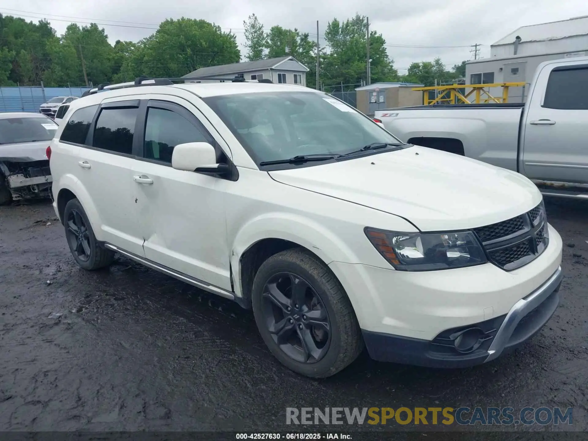 1 Photograph of a damaged car 3C4PDDGGXKT765137 DODGE JOURNEY 2019