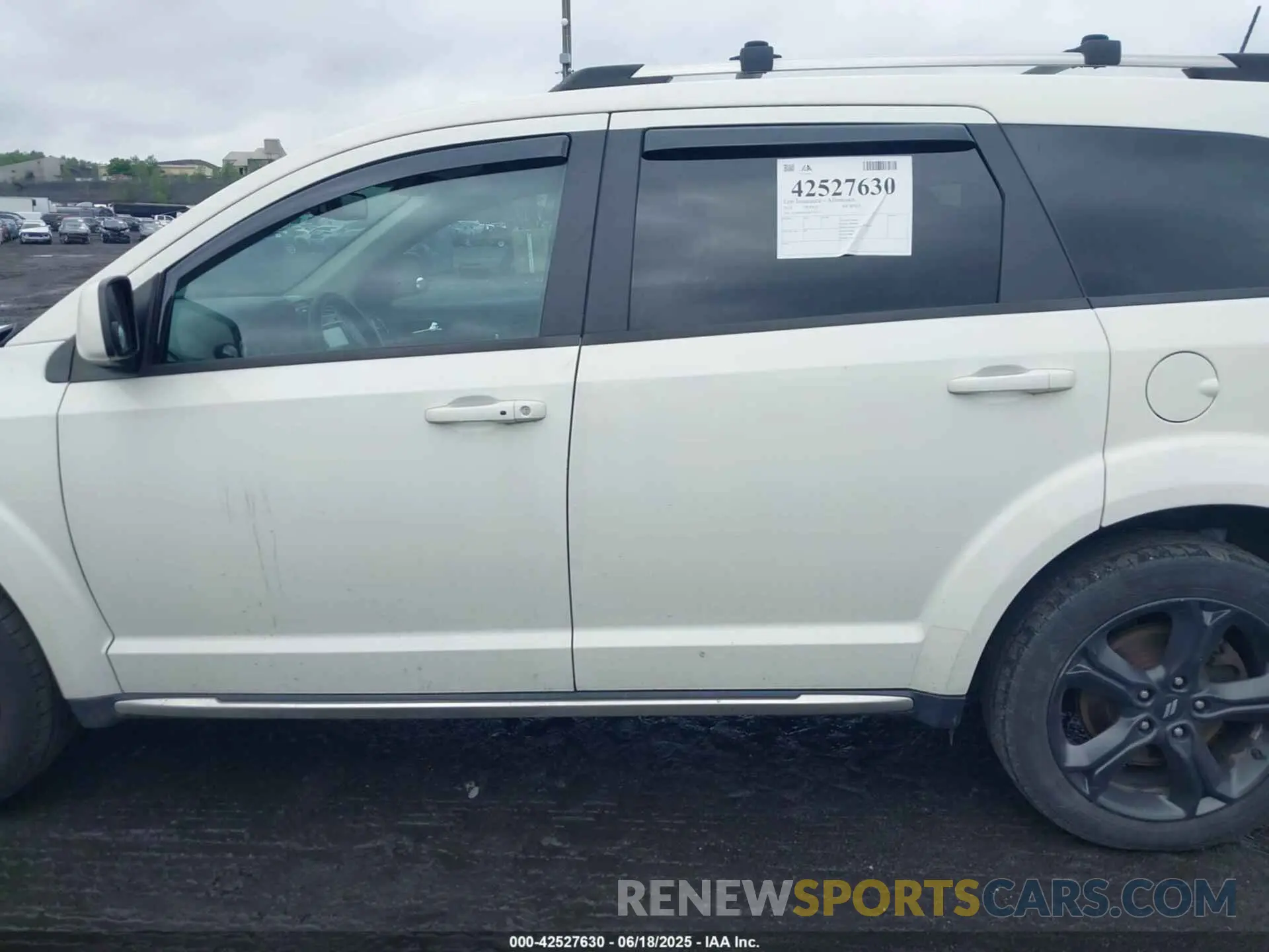 14 Photograph of a damaged car 3C4PDDGGXKT765137 DODGE JOURNEY 2019