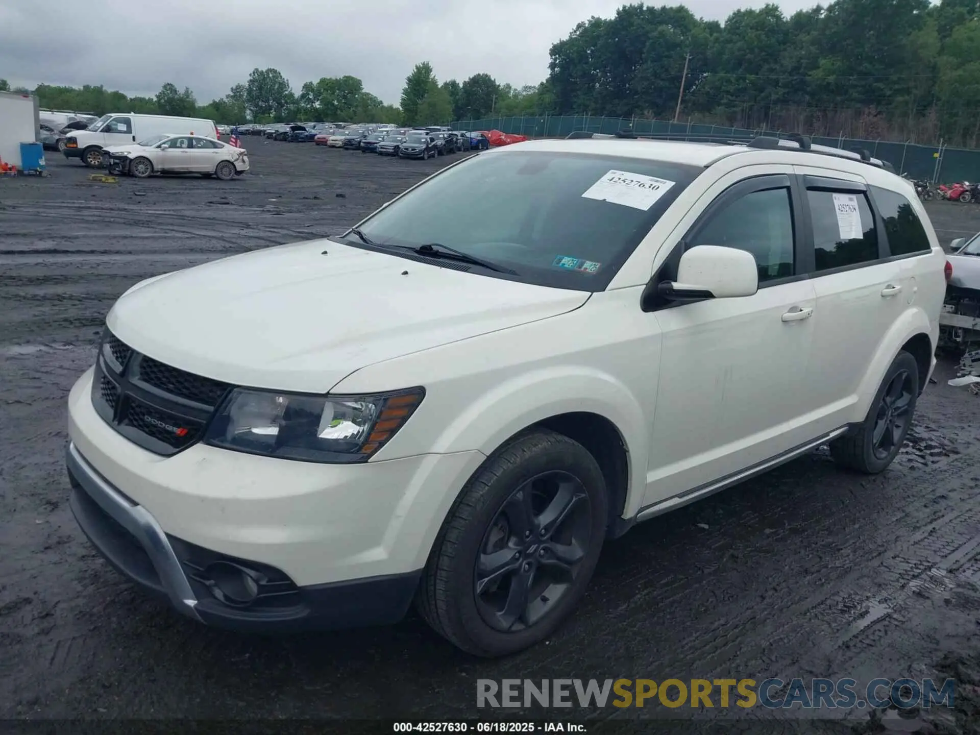 2 Photograph of a damaged car 3C4PDDGGXKT765137 DODGE JOURNEY 2019