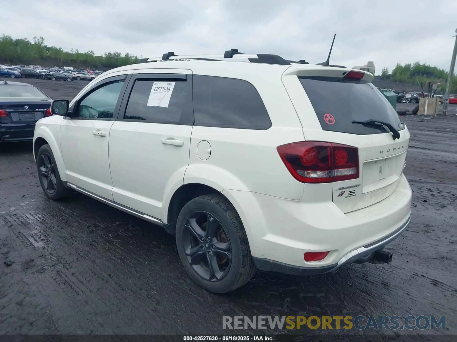 3 Photograph of a damaged car 3C4PDDGGXKT765137 DODGE JOURNEY 2019