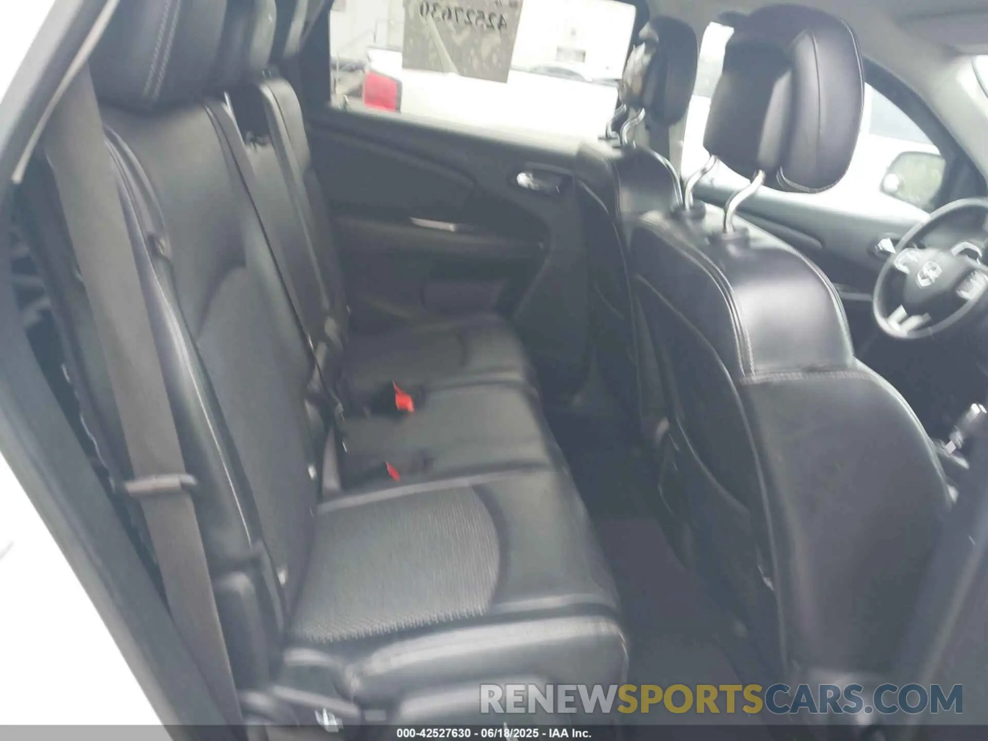 8 Photograph of a damaged car 3C4PDDGGXKT765137 DODGE JOURNEY 2019