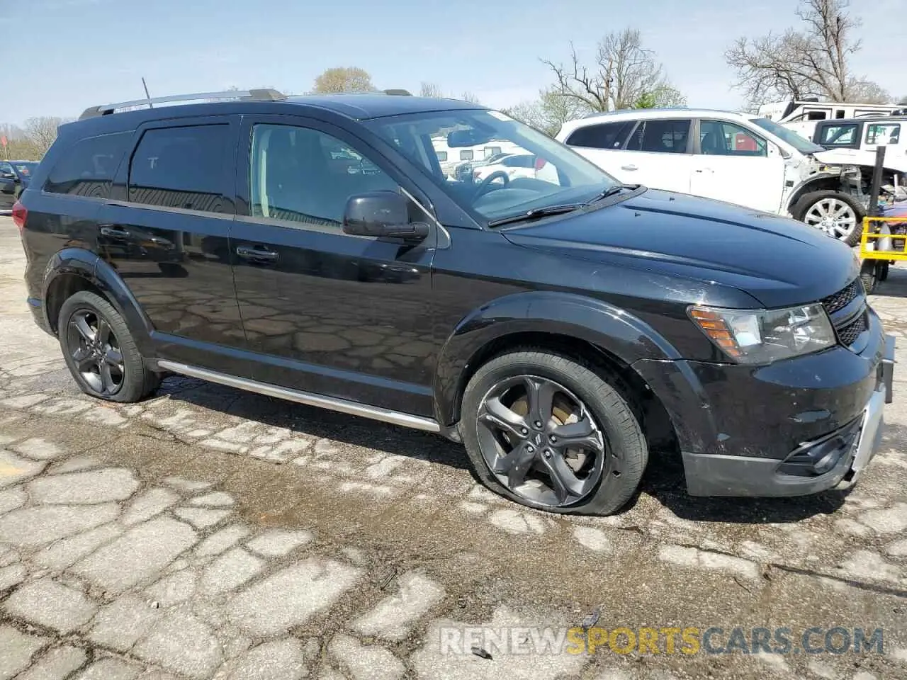 4 Photograph of a damaged car 3C4PDDGGXKT779846 DODGE JOURNEY 2019