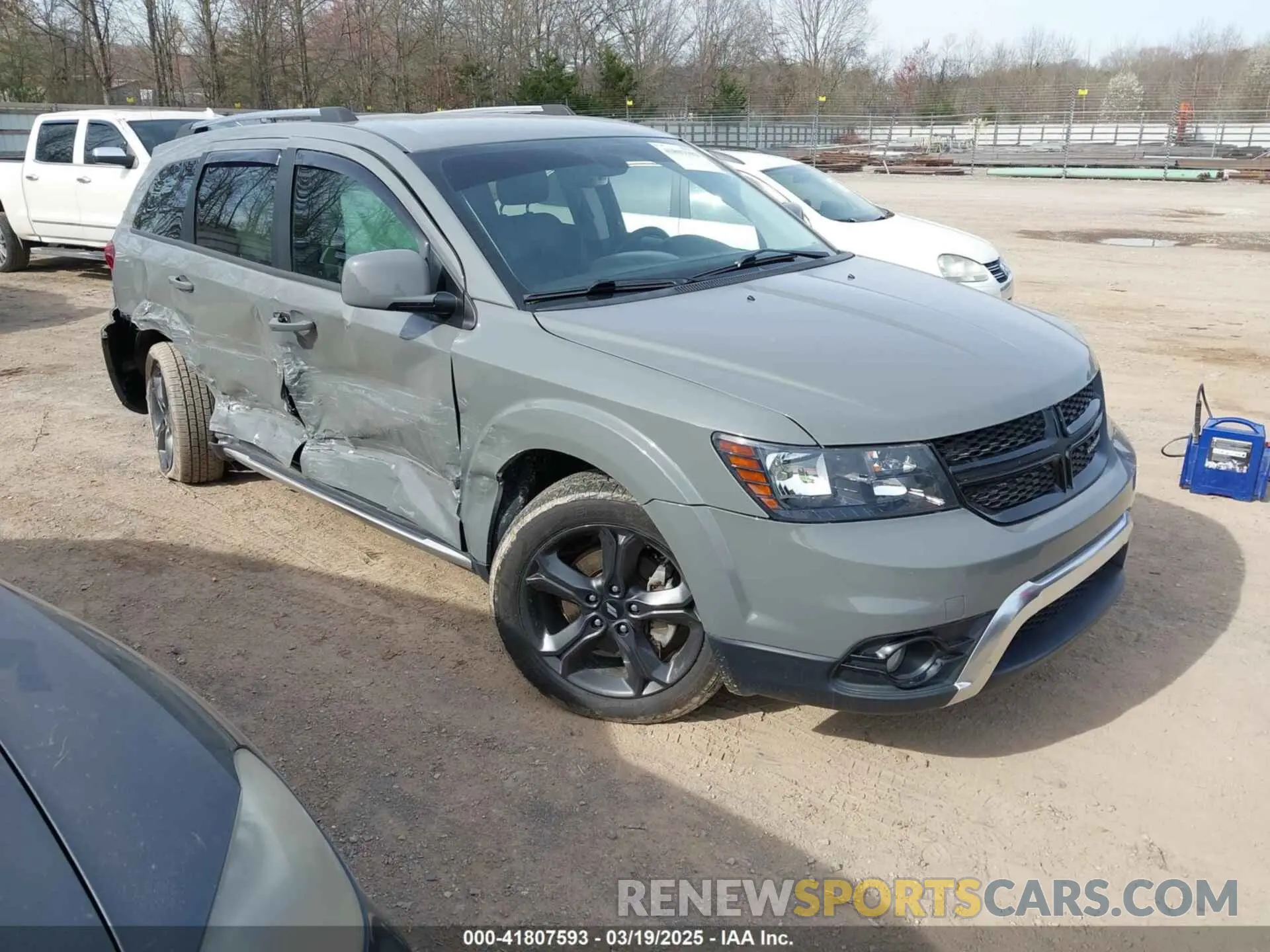 1 Photograph of a damaged car 3C4PDDGGXKT816605 DODGE JOURNEY 2019