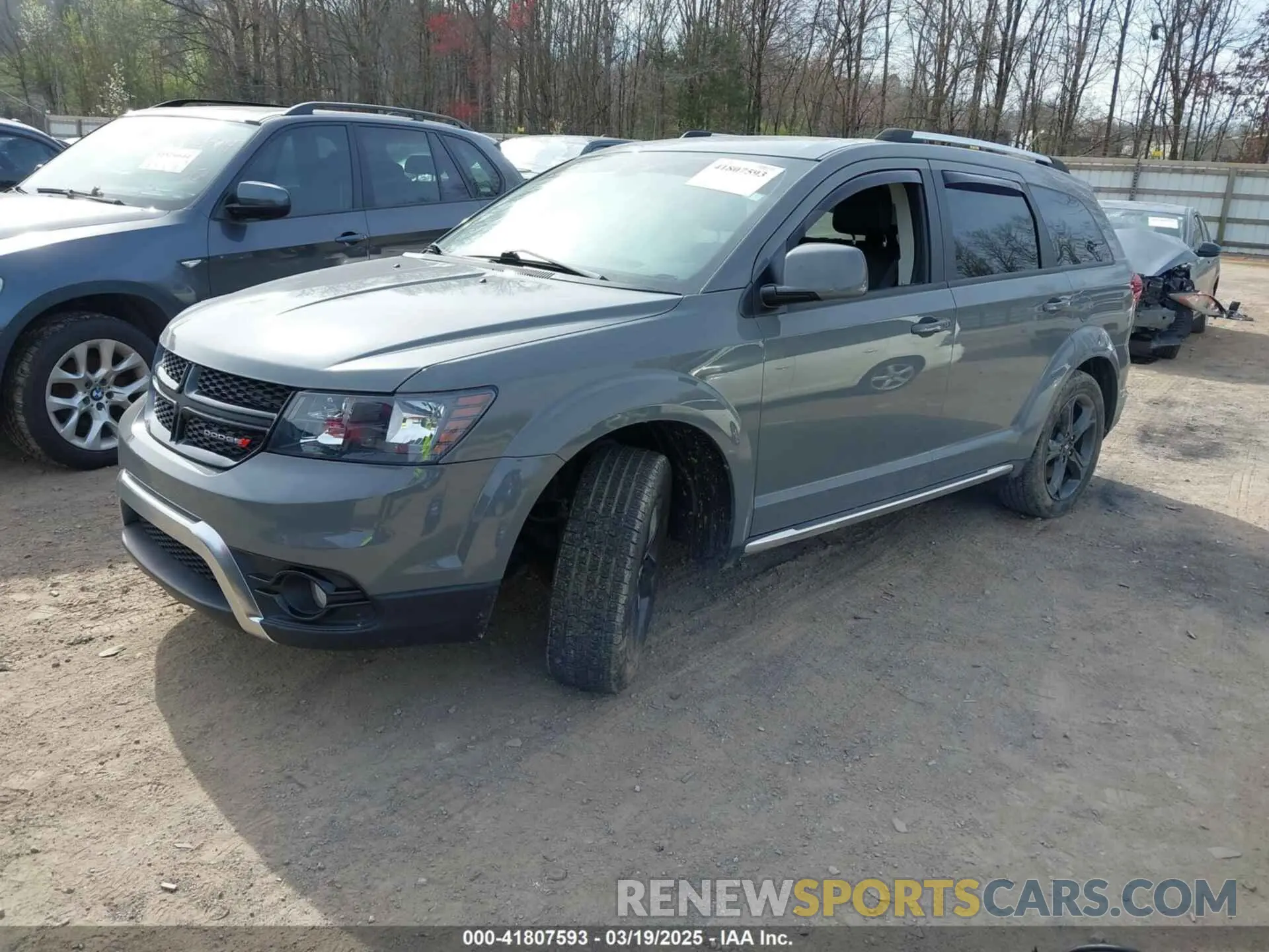 2 Photograph of a damaged car 3C4PDDGGXKT816605 DODGE JOURNEY 2019