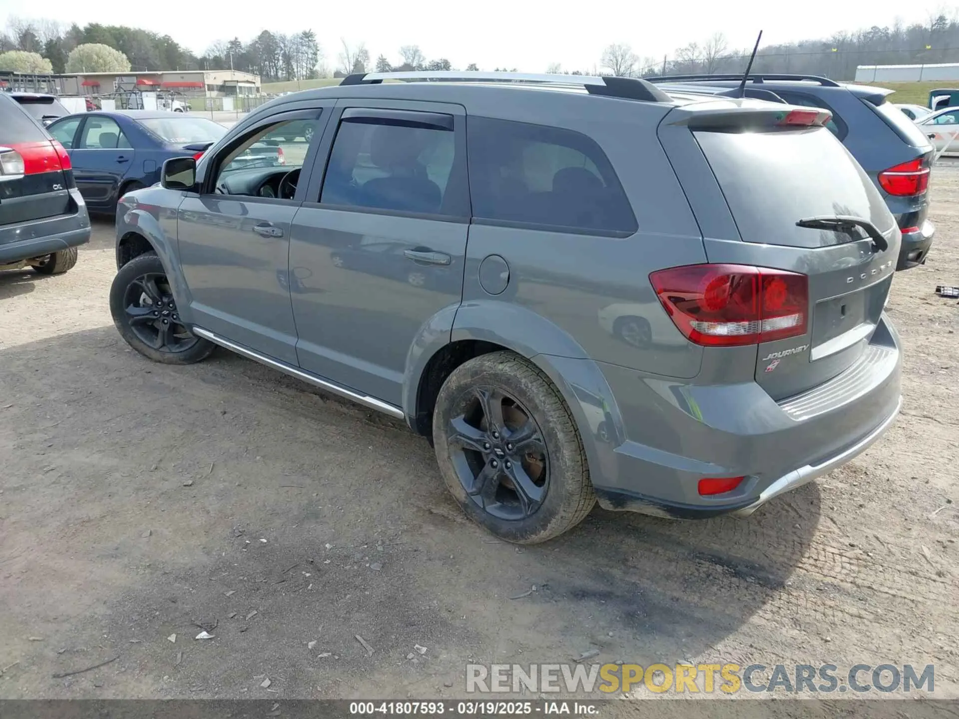3 Photograph of a damaged car 3C4PDDGGXKT816605 DODGE JOURNEY 2019
