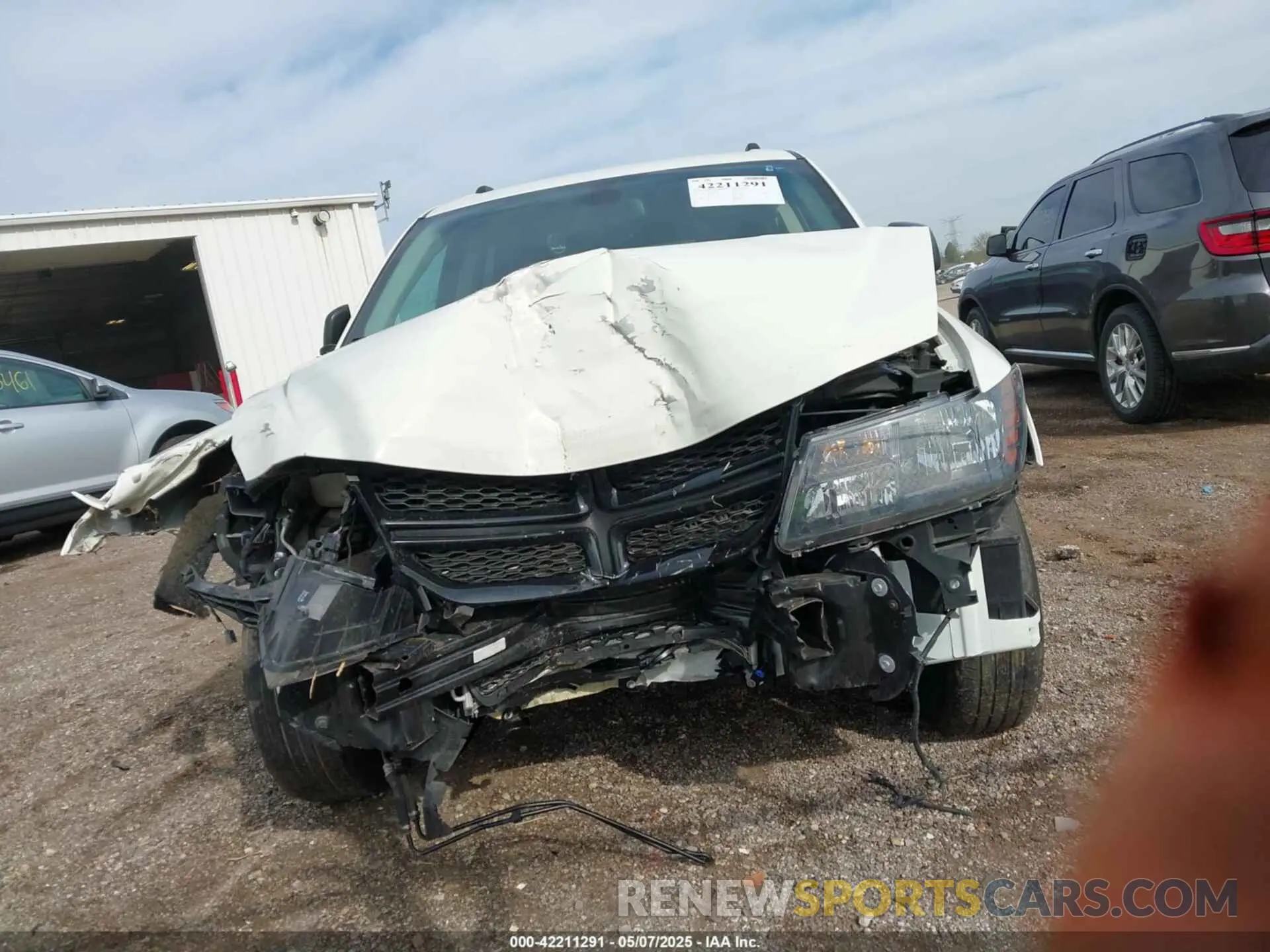 13 Photograph of a damaged car 3C4PDCAB0LT180284 DODGE JOURNEY 2020