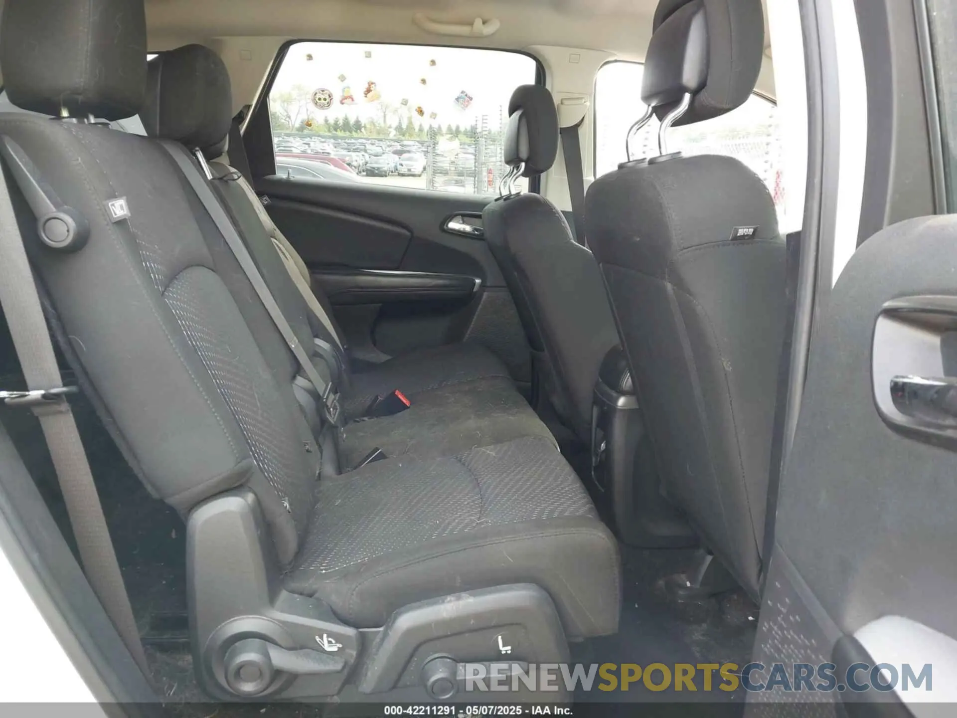 8 Photograph of a damaged car 3C4PDCAB0LT180284 DODGE JOURNEY 2020
