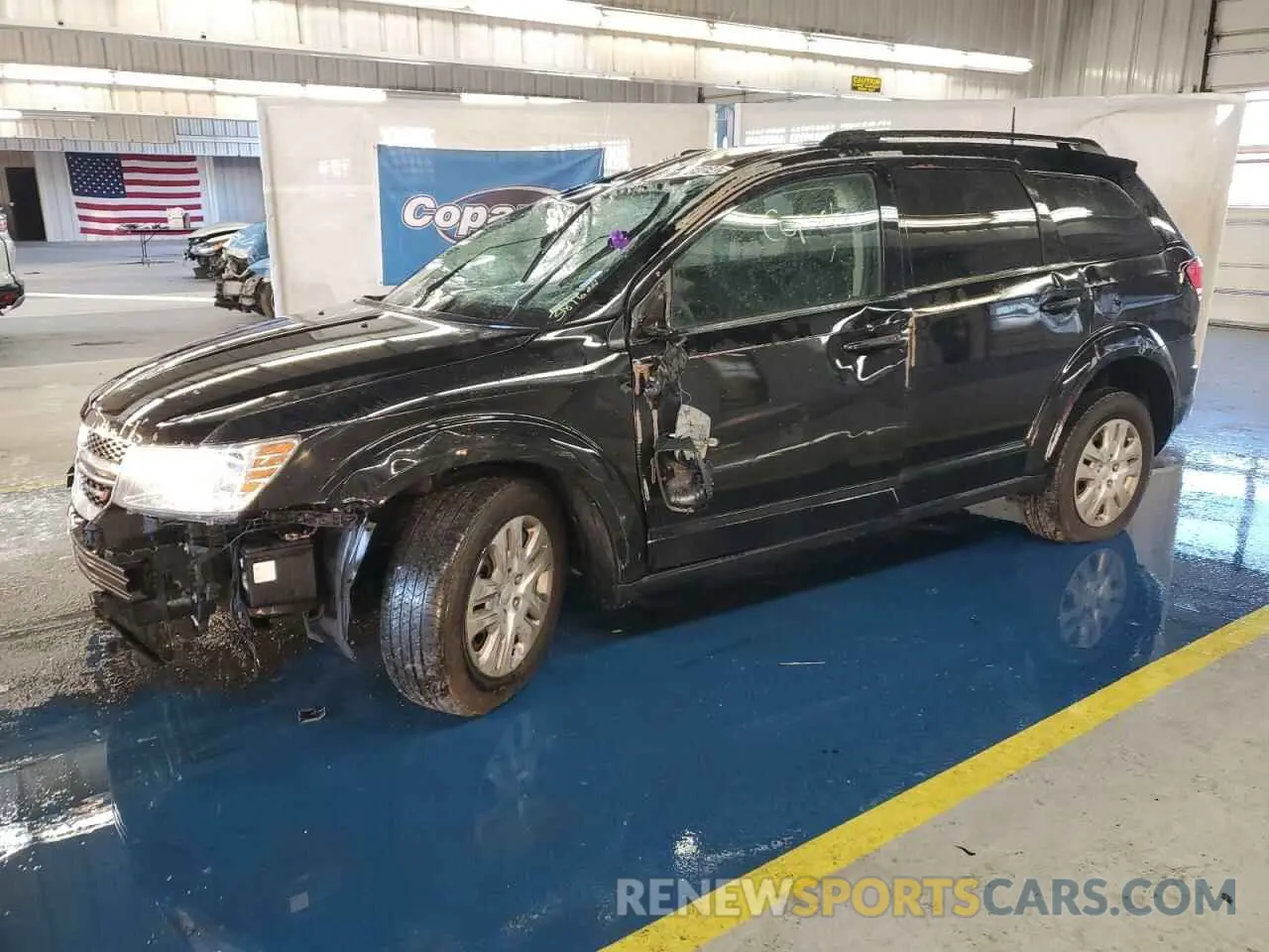 1 Photograph of a damaged car 3C4PDCAB0LT235784 DODGE JOURNEY 2020