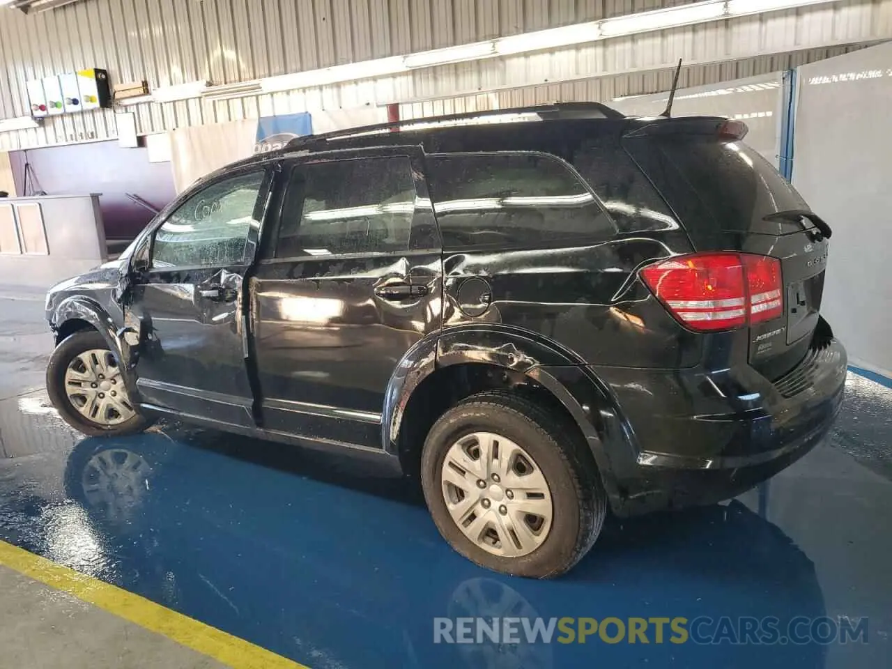 2 Photograph of a damaged car 3C4PDCAB0LT235784 DODGE JOURNEY 2020