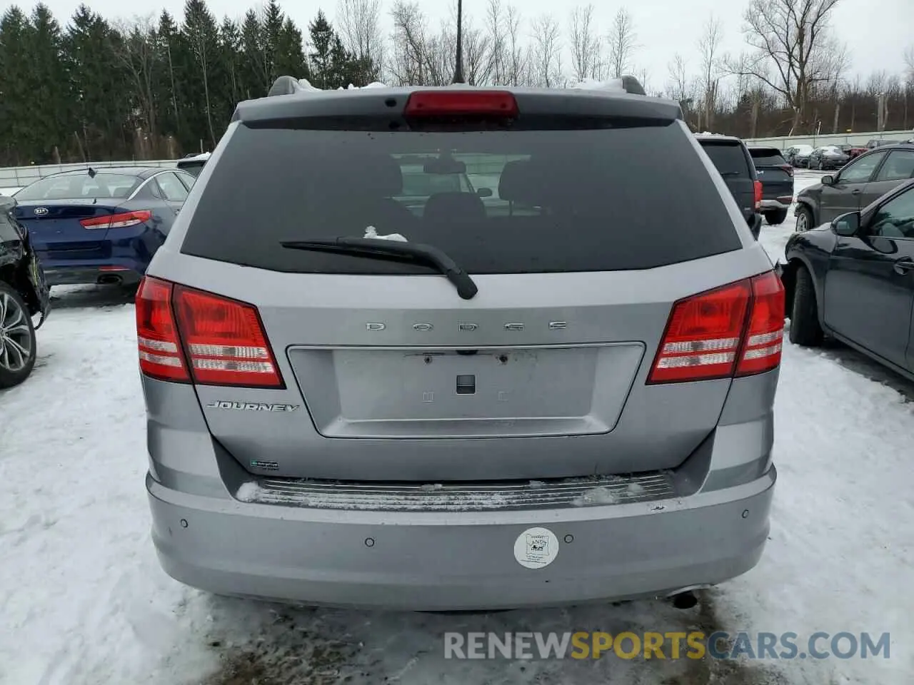 6 Photograph of a damaged car 3C4PDCAB0LT273662 DODGE JOURNEY 2020