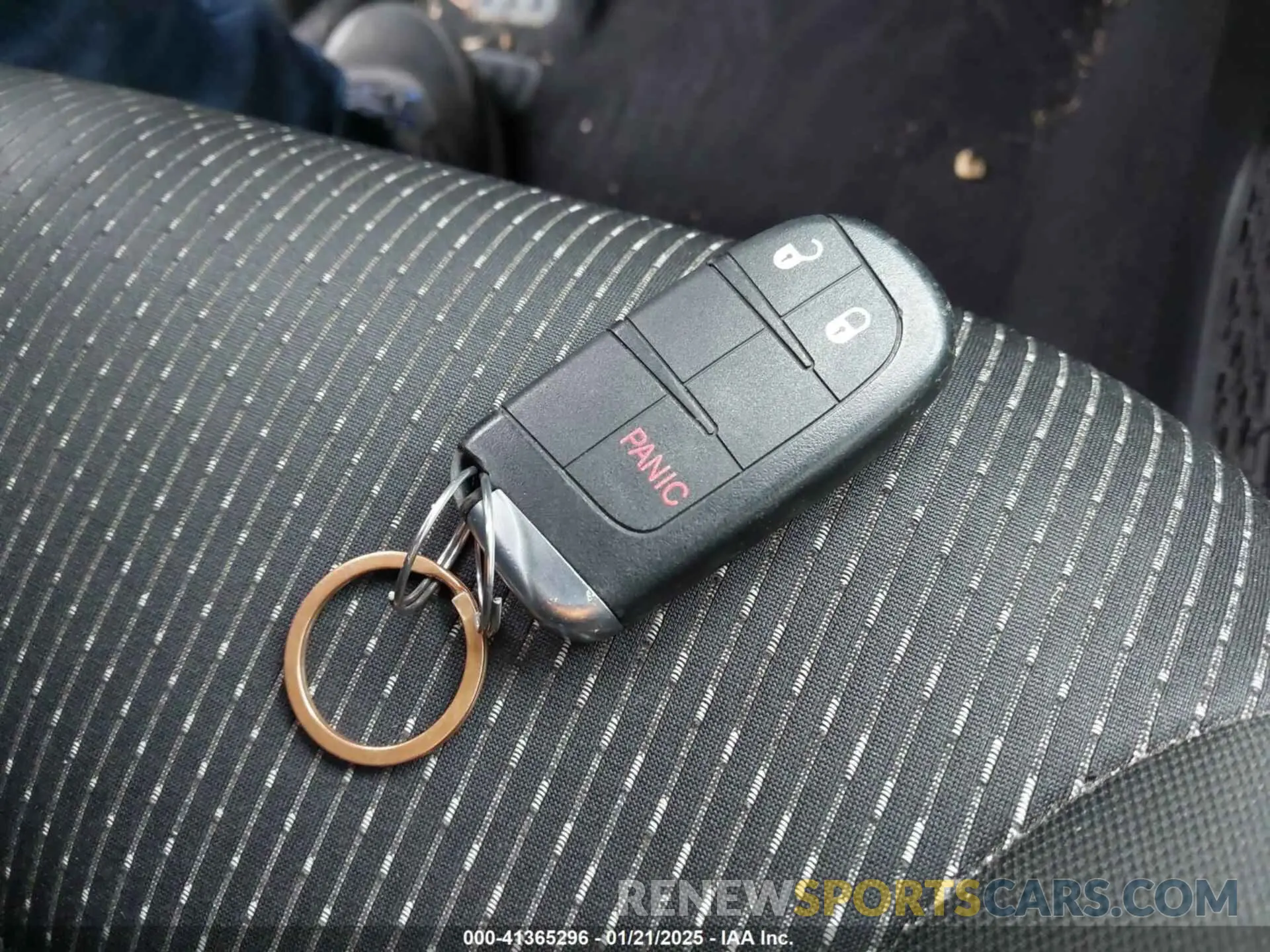 11 Photograph of a damaged car 3C4PDCAB0LT274486 DODGE JOURNEY 2020