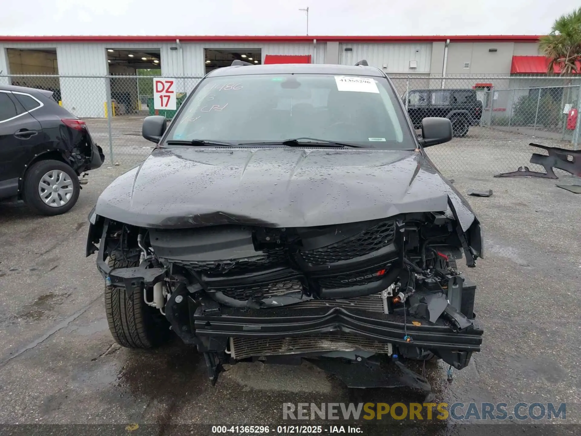 13 Photograph of a damaged car 3C4PDCAB0LT274486 DODGE JOURNEY 2020