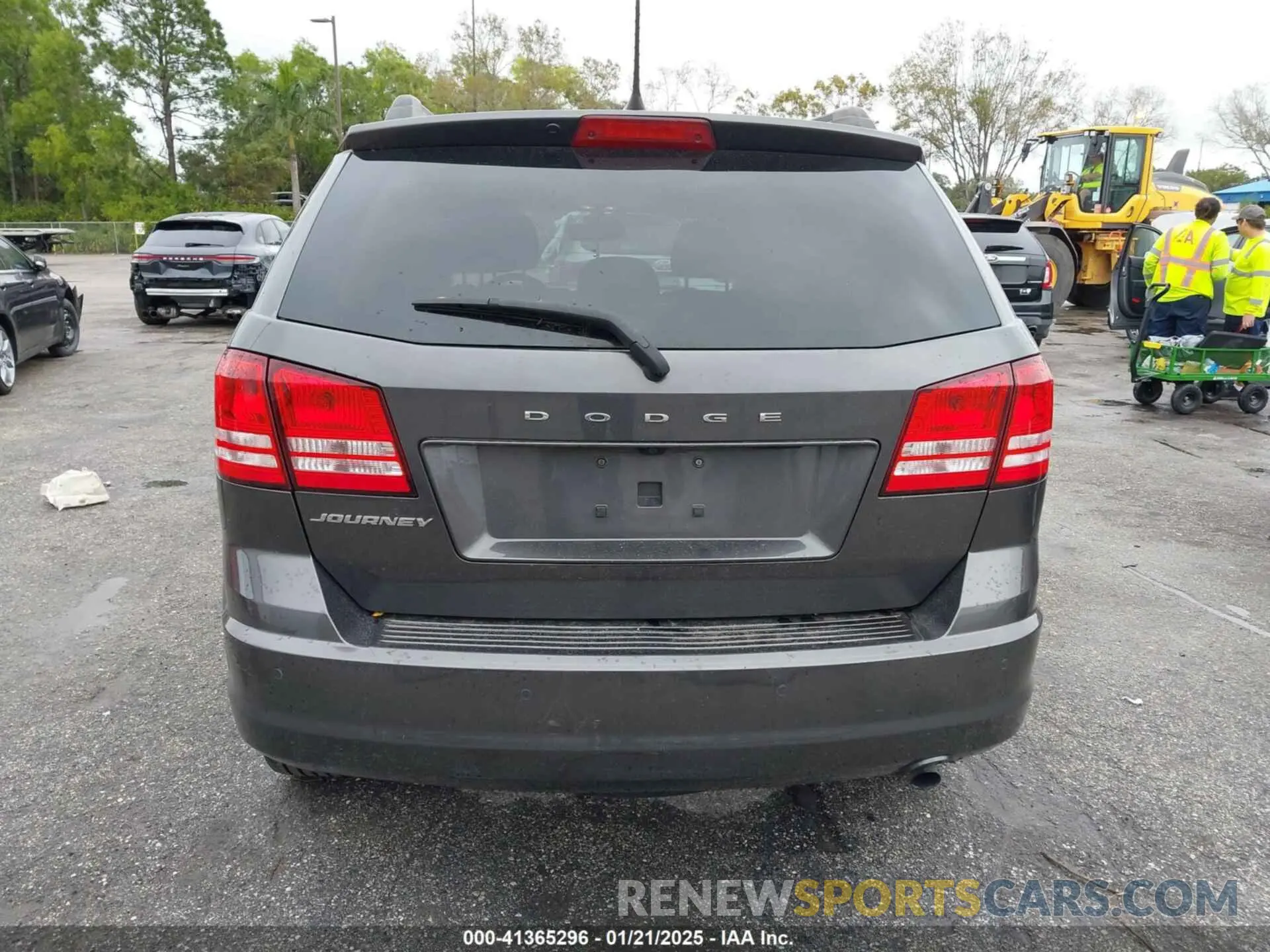 17 Photograph of a damaged car 3C4PDCAB0LT274486 DODGE JOURNEY 2020