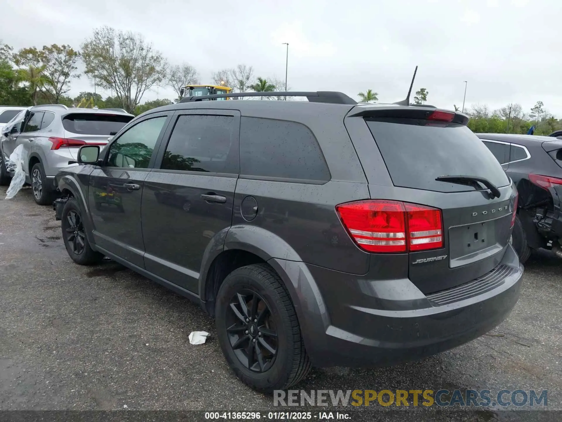 3 Photograph of a damaged car 3C4PDCAB0LT274486 DODGE JOURNEY 2020
