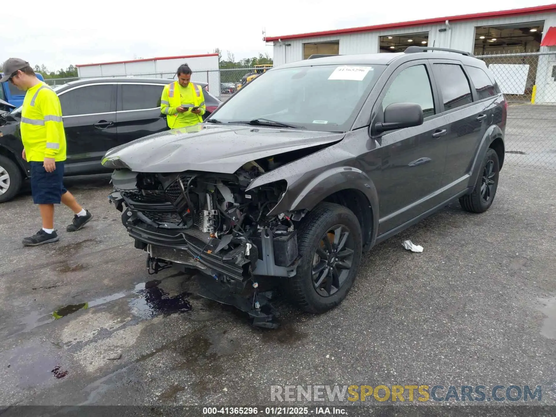 6 Photograph of a damaged car 3C4PDCAB0LT274486 DODGE JOURNEY 2020