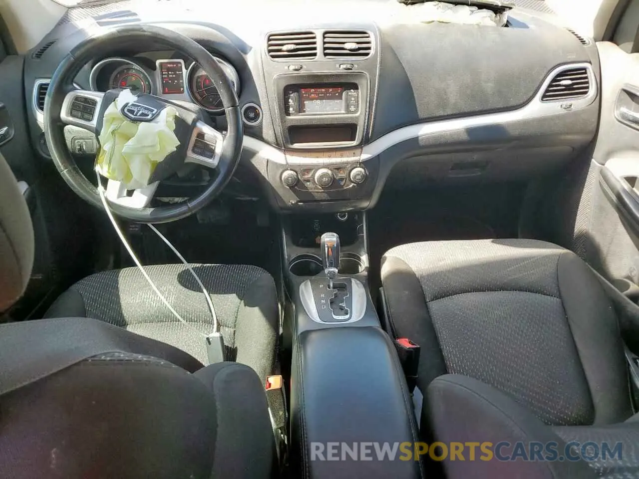 8 Photograph of a damaged car 3C4PDCAB0LT274875 DODGE JOURNEY 2020